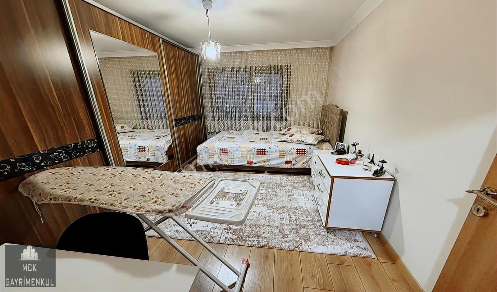 Mck'dan Zümrüt Sitesi 3+1 165m2 Ön Cephe Cadde Üstü Site Dairesi - Görsel 18