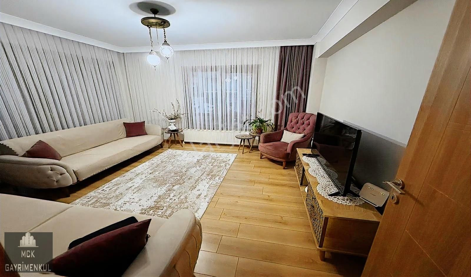 Mck'dan Zümrüt Sitesi 3+1 165m2 Ön Cephe Cadde Üstü Site Dairesi - Görsel 20