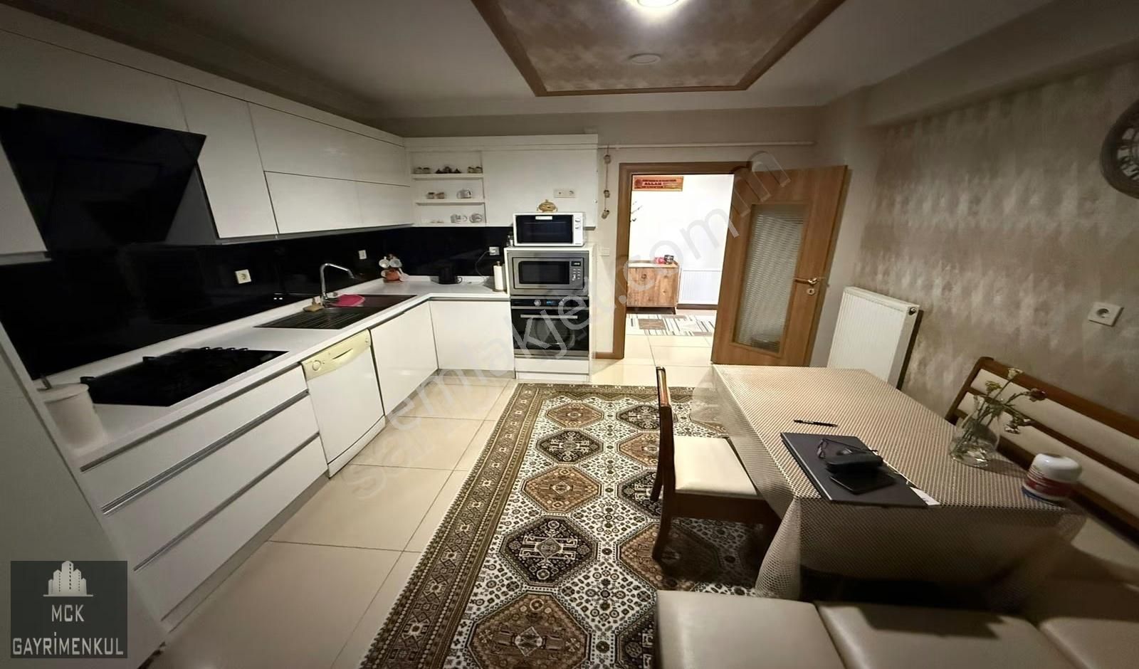 Mck'dan Zümrüt Sitesi 3+1 165m2 Ön Cephe Cadde Üstü Site Dairesi - Görsel 19