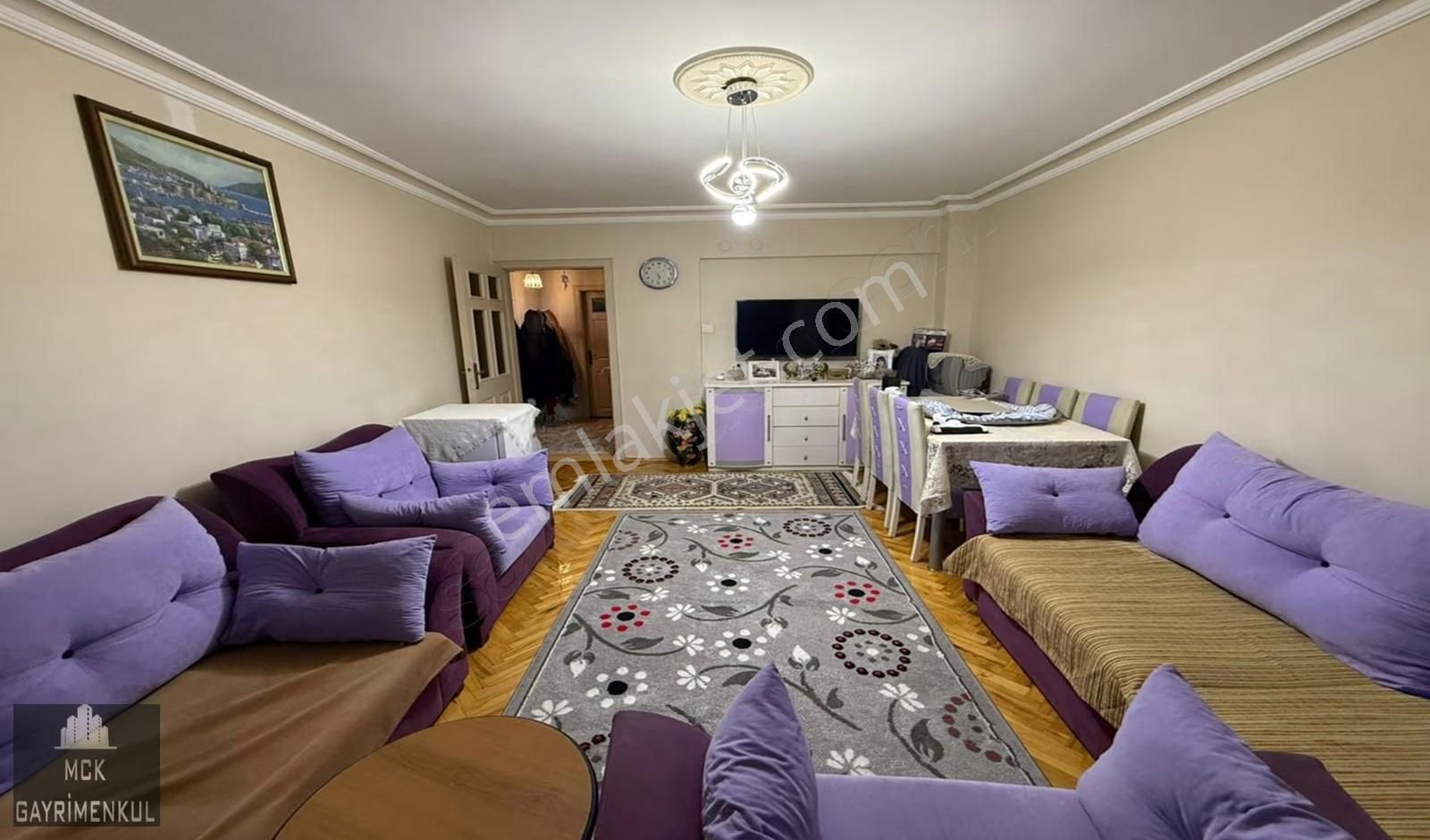 Mck'dan Ana Cadde Yakını Ara Katta Balkonlu 3+1 Satılık Daire