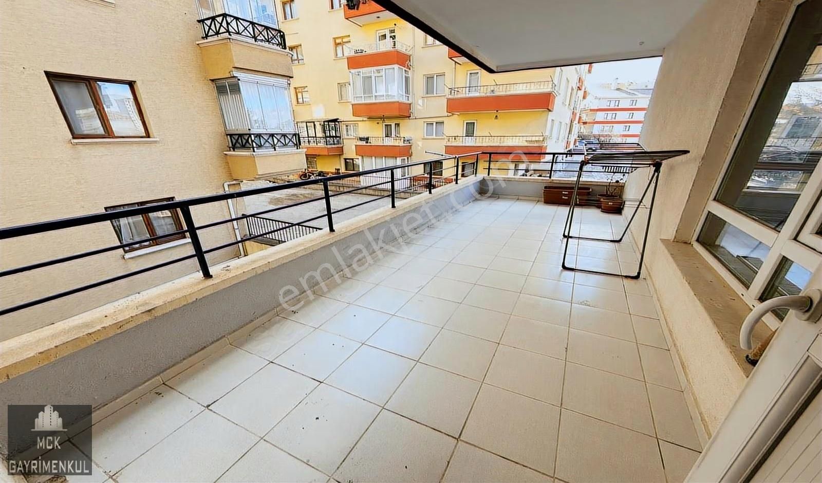 Acil Ufuktepe Karakol Yanı Orta Kat Teras Balkonlu Kuponn Daire - Görsel 18