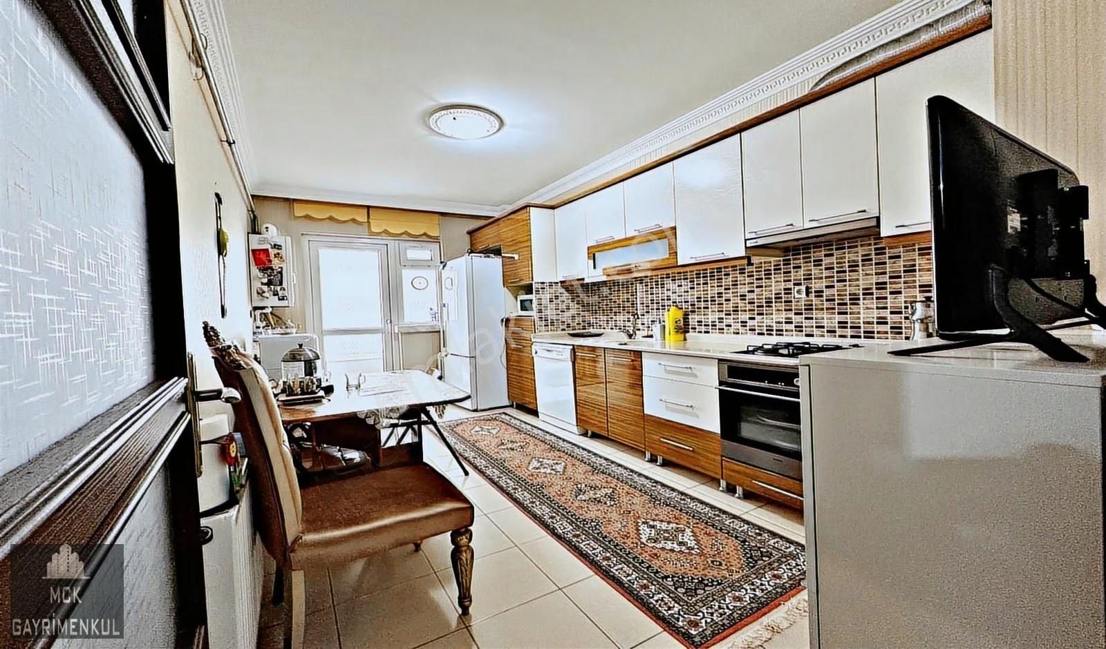 Mck'dan Hastane Yanı Yeni Bina Çift Asansörlü Orta Kat 3+1 Daire