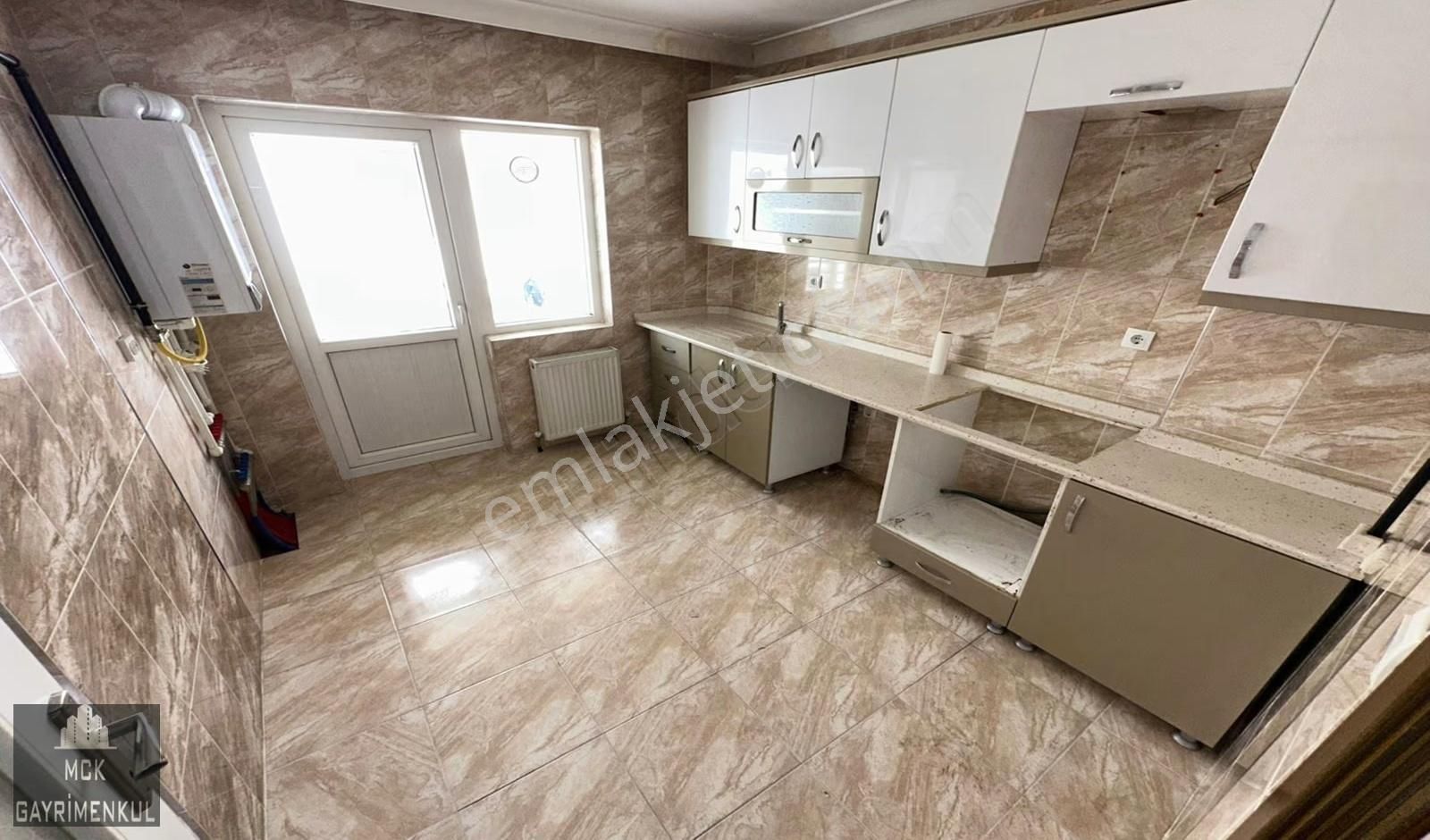 Mck'dan Yeni Bina Kanuni Pazar Yanı Cadde Cephe 3+1 Yapılı Daire - Görsel 25