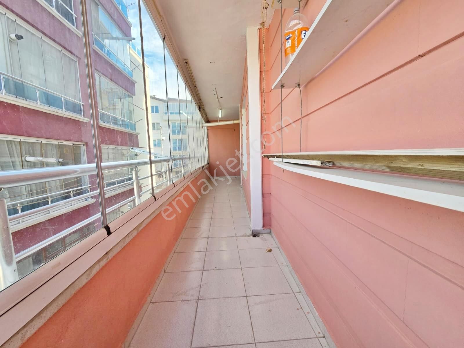 İstasyon Mh'de Krediye Uygun Şehir Manzaralı 3+1 Ara Kat Daire - Görsel 2