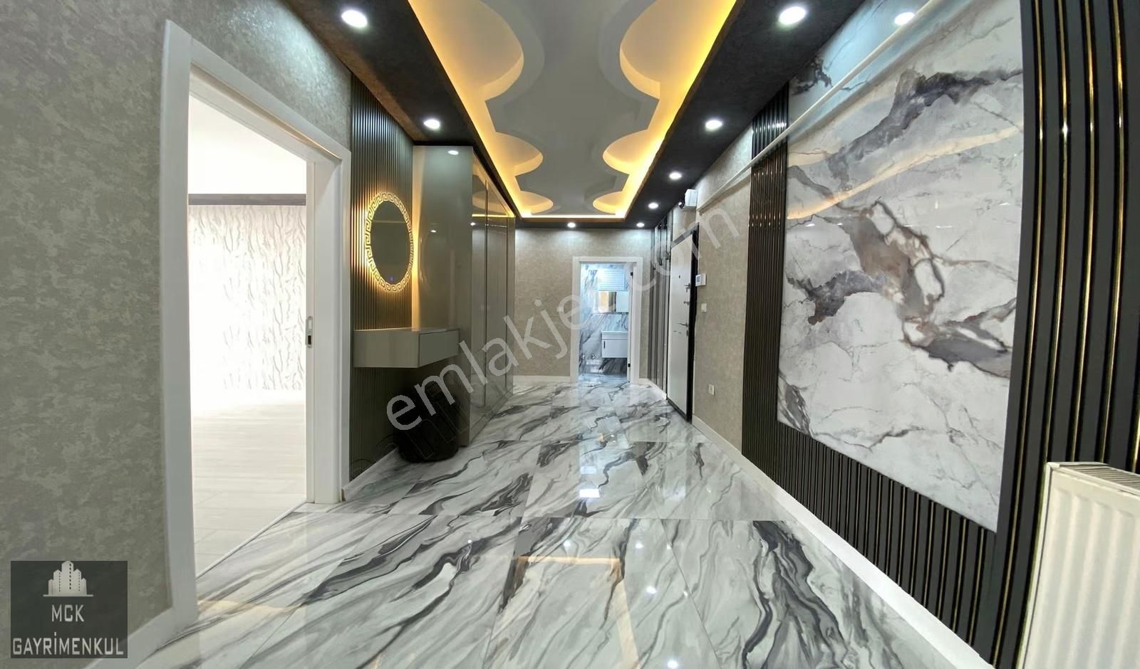 Cadde Dibi Ultra Lüx Yapı Ebv Banyolu Geniş M2 Katta Ön Cephe3+1