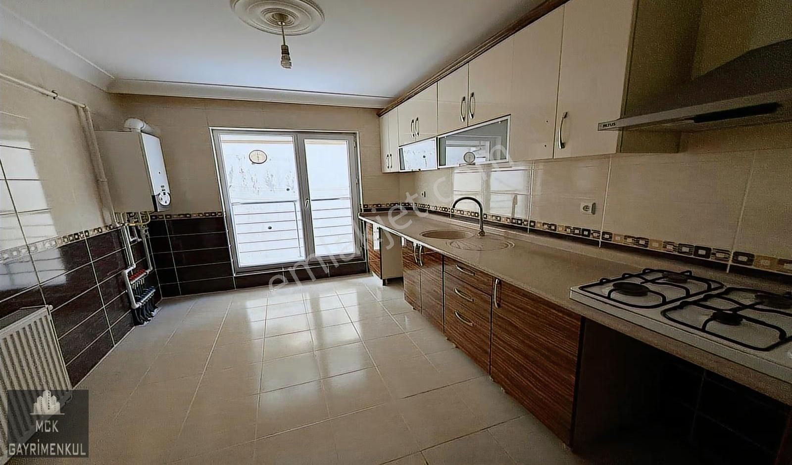 Uyanış Cadde Dibi Yeni Binada İskanlı 3+1 Kat Konumlu Kuponnn !!