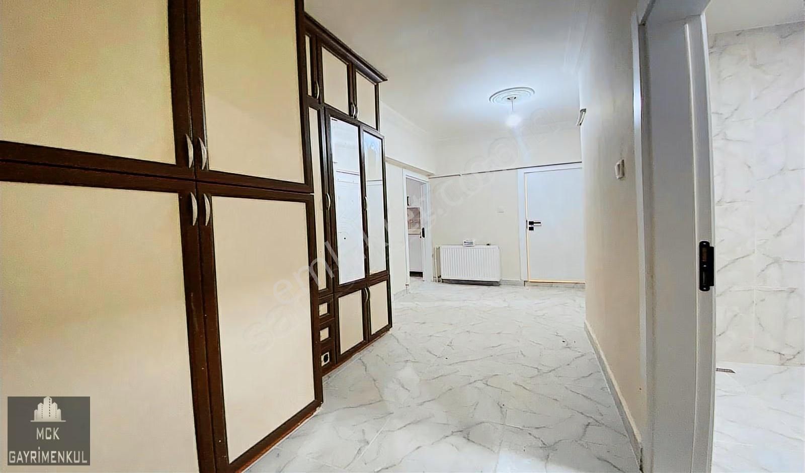 Yunus Emre Caddesi Yakını Yapılı Balkonlu 3+1 Bahçe Kat - Görsel 14