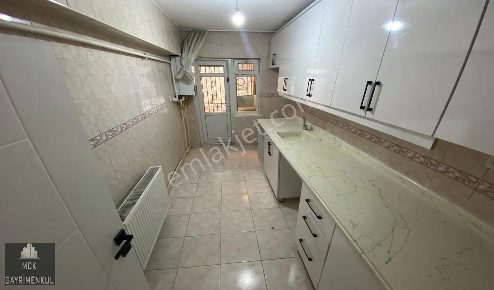 Yunus Emre Caddesi Yakını Yapılı Balkonlu 3+1 Bahçe Kat - Görsel 16