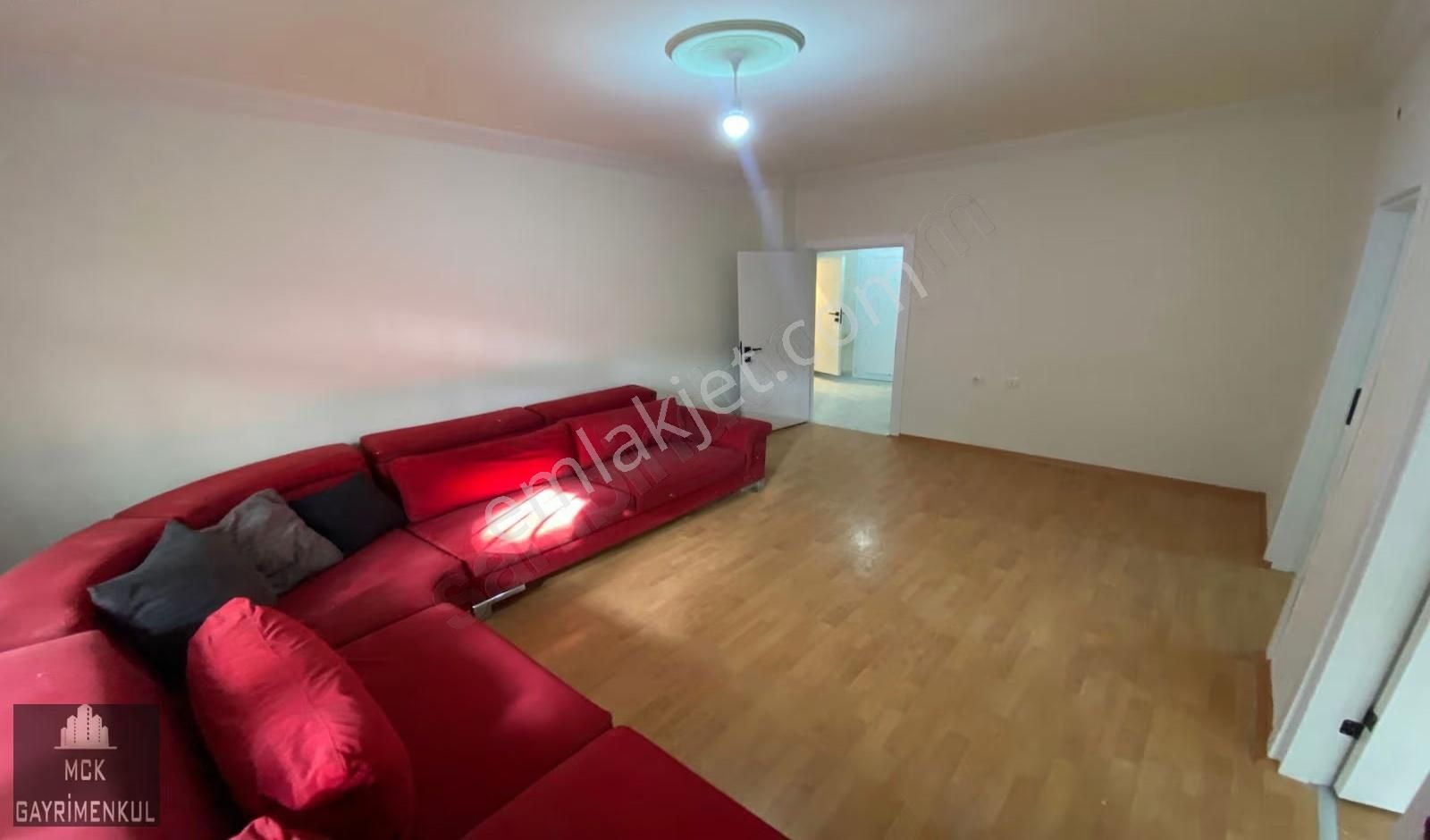 Yunus Emre Caddesi Yakını Yapılı Balkonlu 3+1 Bahçe Kat - Görsel 6