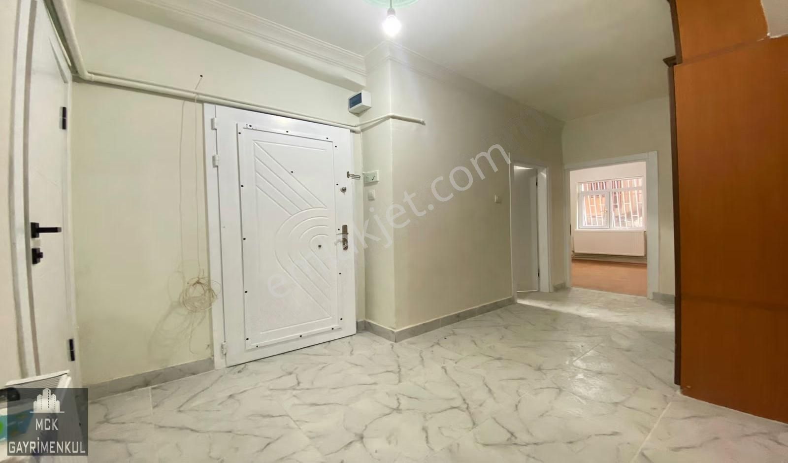 Yunus Emre Caddesi Yakını Yapılı Balkonlu 3+1 Bahçe Kat - Görsel 11