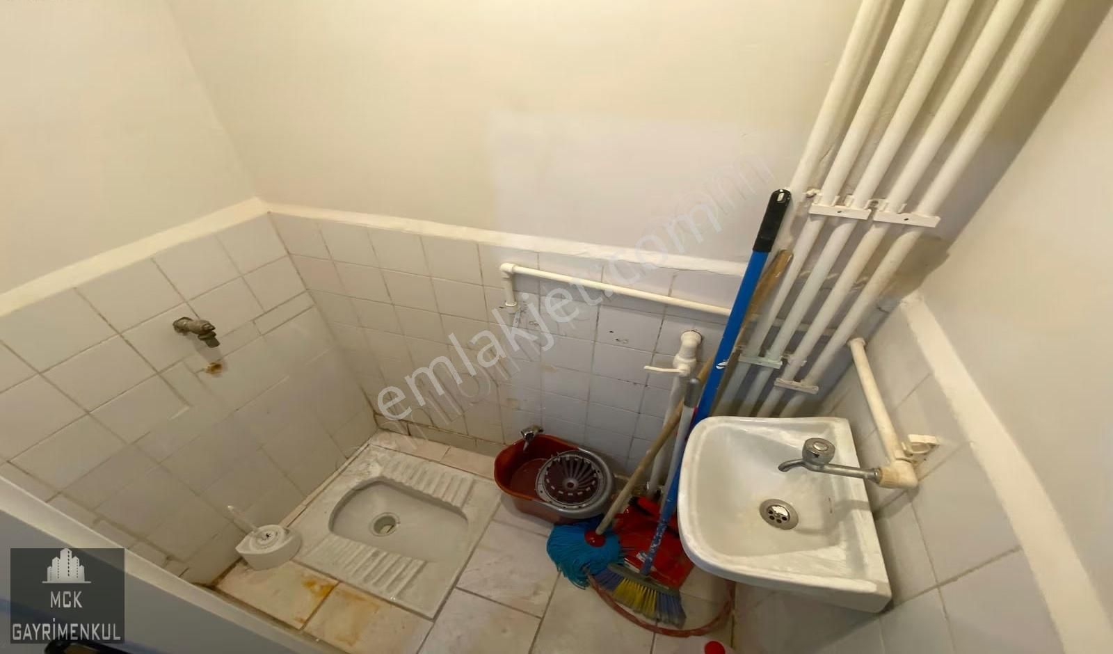 Yunus Emre Caddesi Yakını Yapılı Balkonlu 3+1 Bahçe Kat - Görsel 23