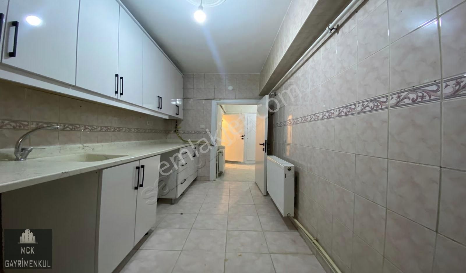 Yunus Emre Caddesi Yakını Yapılı Balkonlu 3+1 Bahçe Kat - Görsel 20