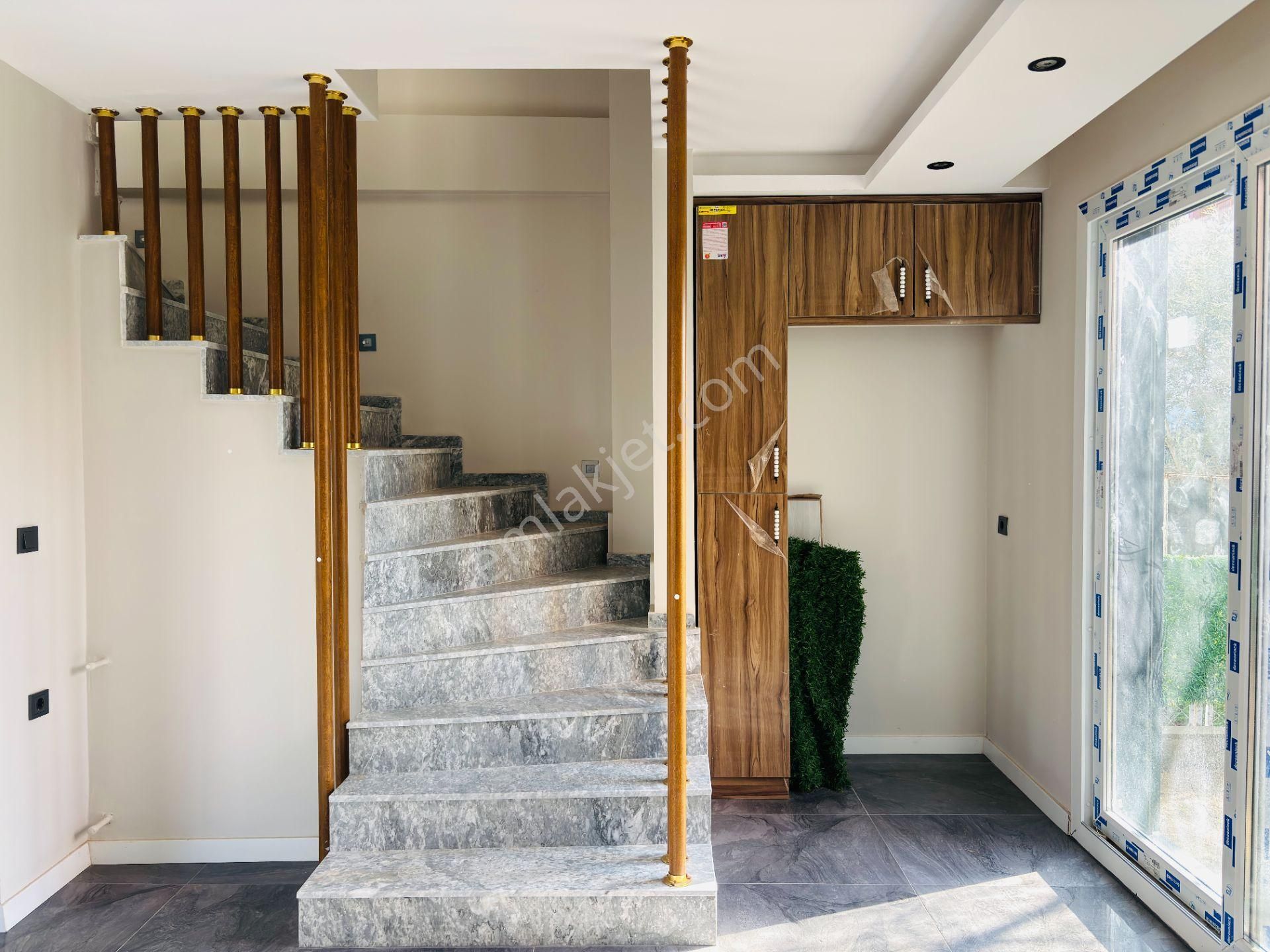 Seferihisar Payamlı'da Merkezi Konumda Müstakil Ferah Yapılı Satılık 3+1 Villa - Görsel 20