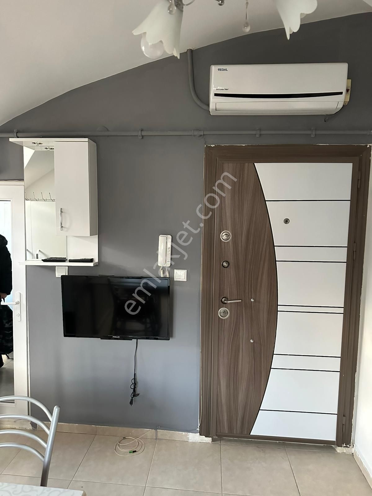 Zeytinköyde Yerden Isıtma Depozitosuz Klimalı 1+1 Kiralık Eşyalı Çatı Katı Apart - Görsel 9