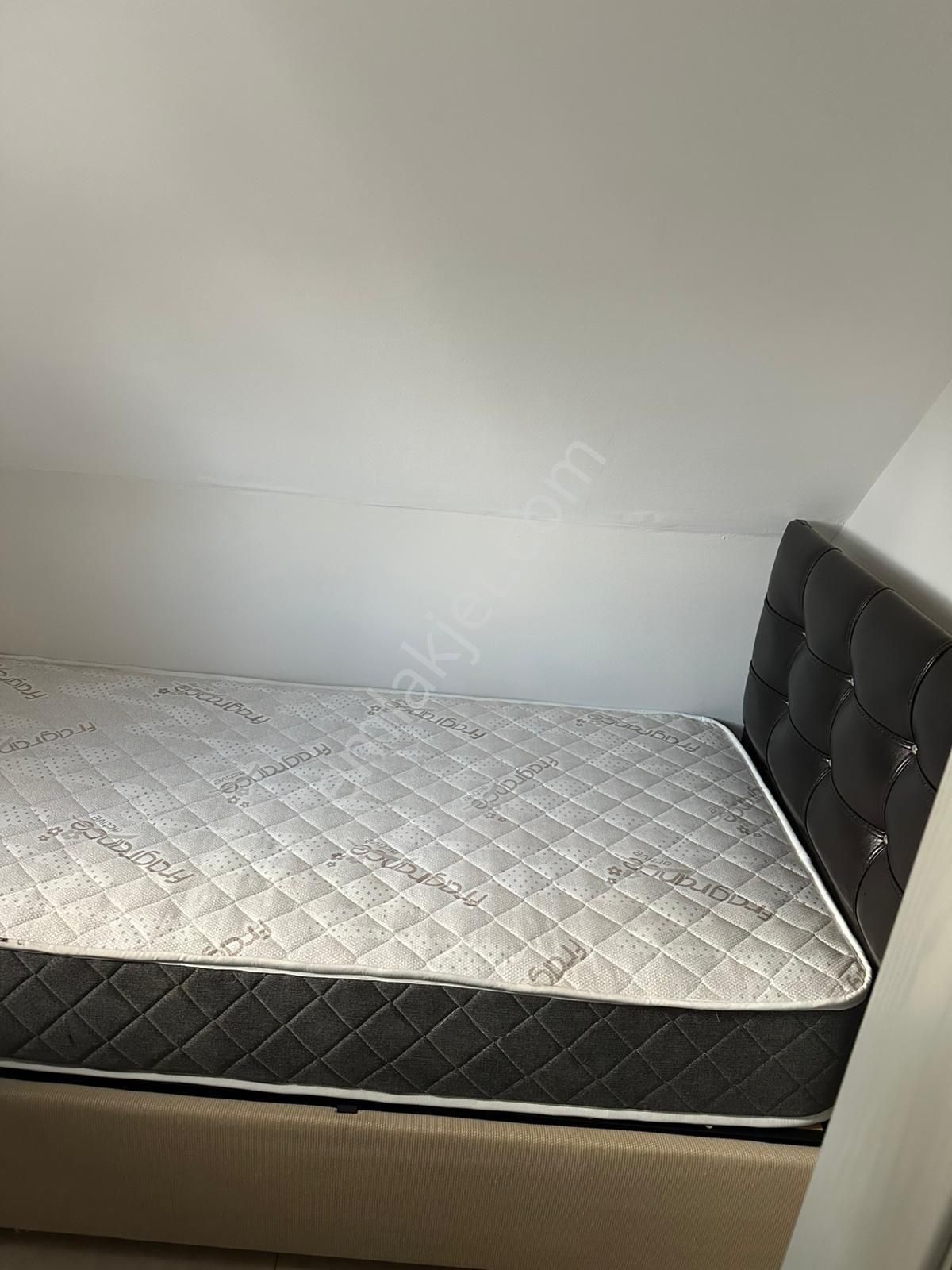 Zeytinköyde Yerden Isıtma Depozitosuz Klimalı 1+1 Kiralık Eşyalı Çatı Katı Apart - Görsel 11