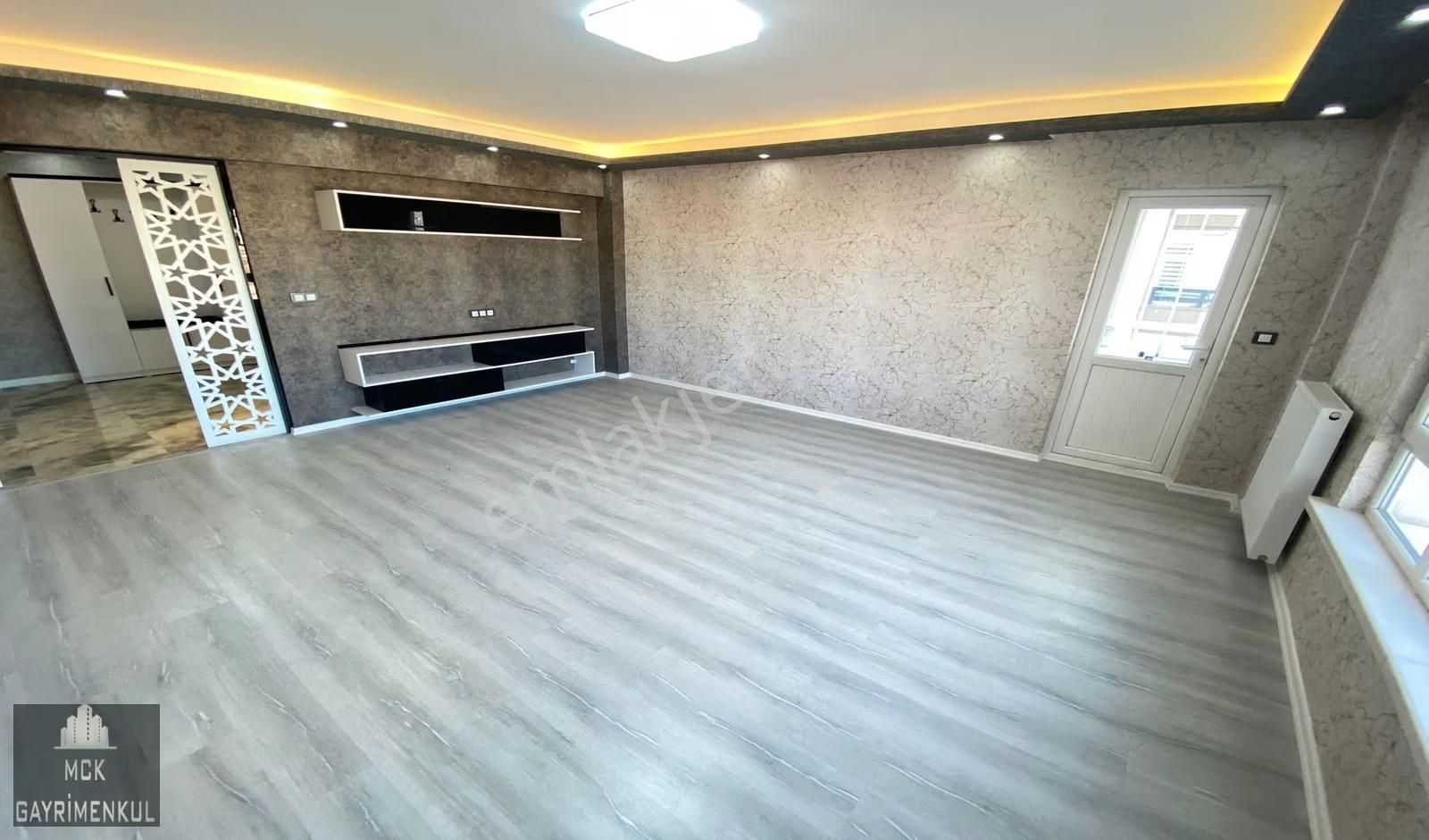 Şenlik Bloklarında Şehir Manzaralı Lüx Yapılı Ebv Banyolu 3+1 - Görsel 24