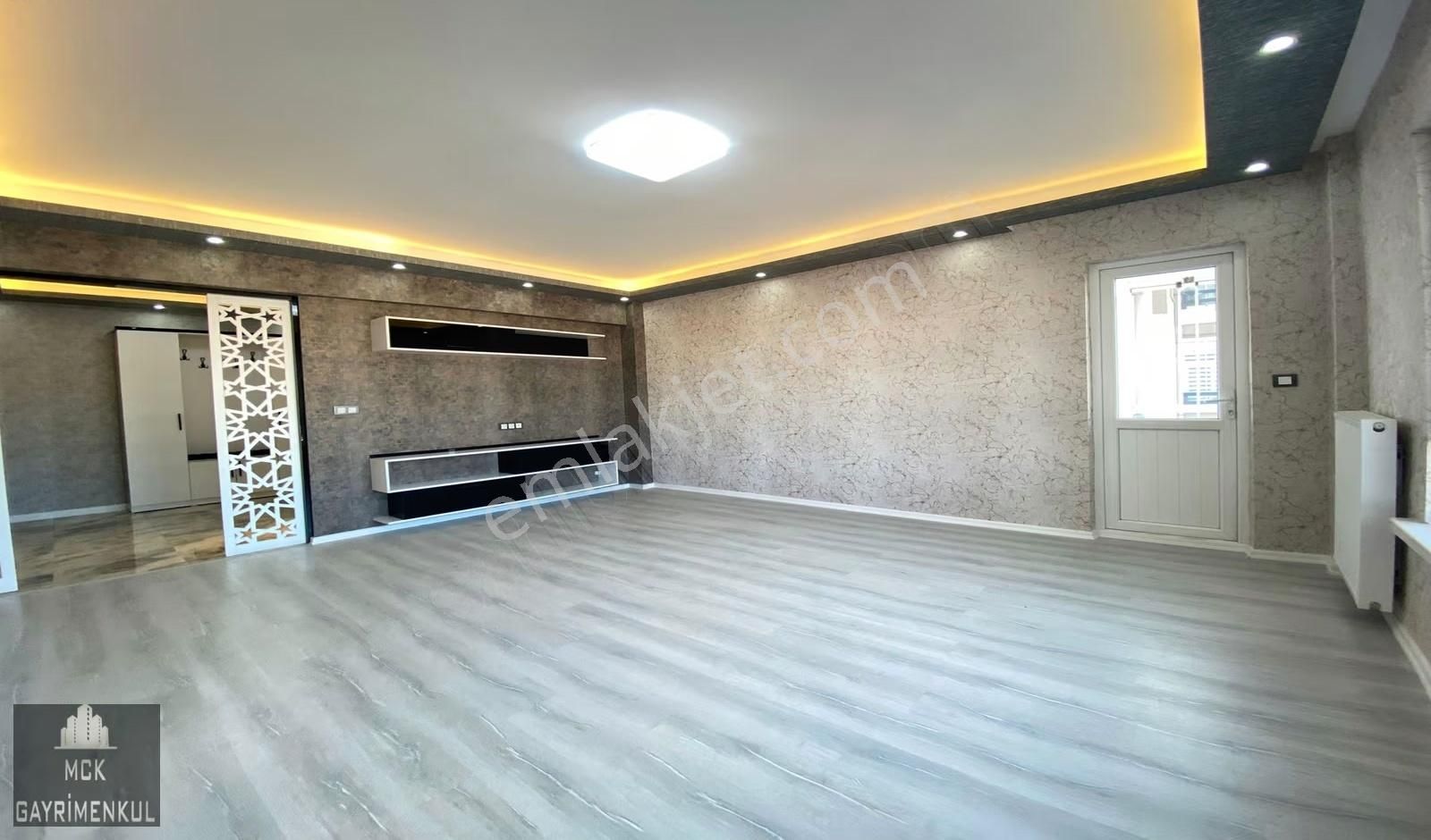 Şenlik Bloklarında Şehir Manzaralı Lüx Yapılı Ebv Banyolu 3+1 - Görsel 19