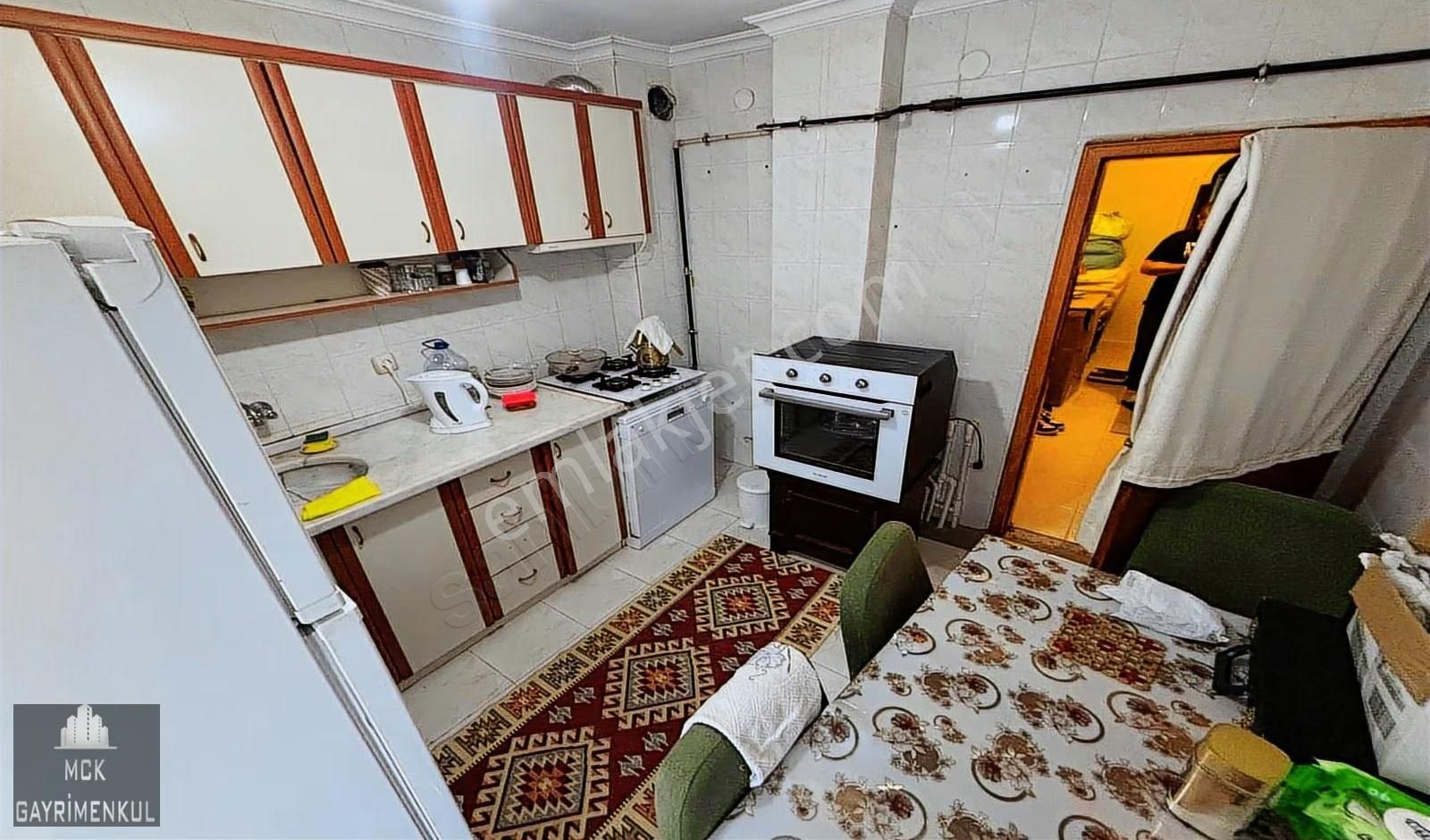 Ufuktepe Karakol Yanı 3+1 1.kat 3 Balkonlu Ara Kat Kupon Daire