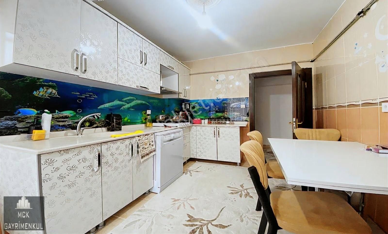 Mck'dan Karakaya'da Kök Tapu İskanlı Cadde Yakını 3+1