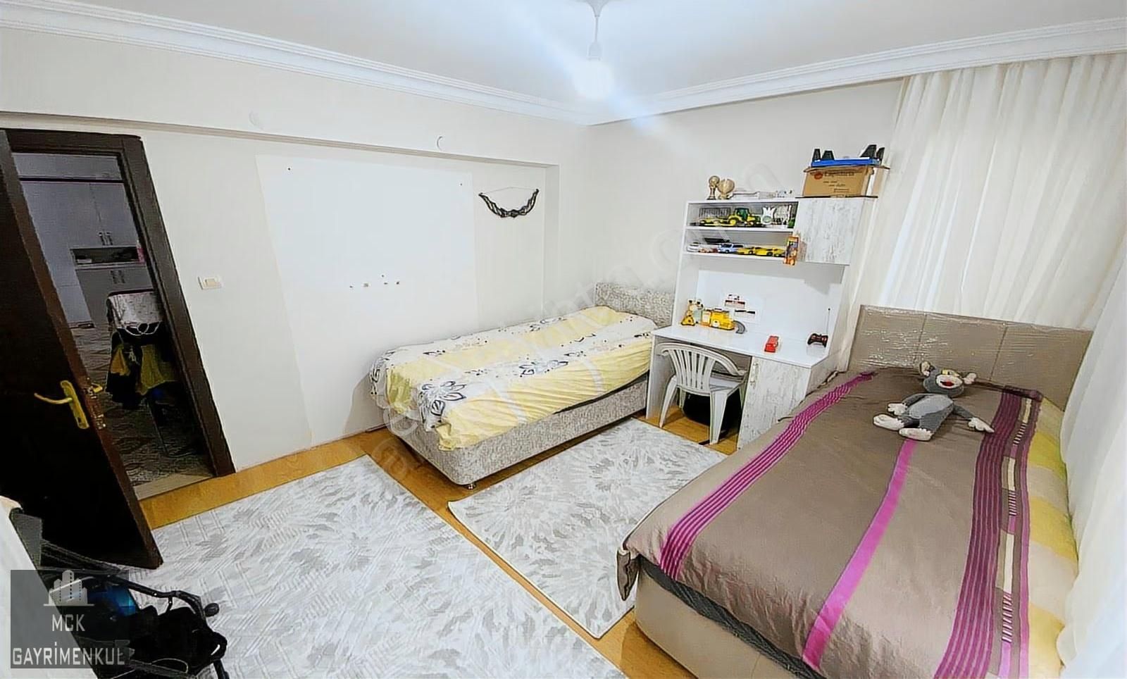 Mck'dan Karakaya'da Kök Tapu İskanlı Cadde Yakını 3+1 - Görsel 2