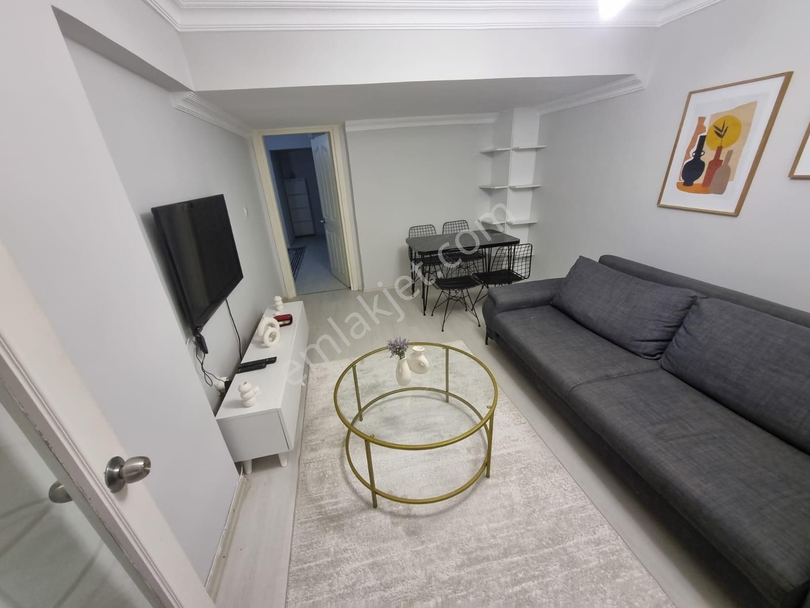 Oryaştan Ataşehir İçerenköyde Eşyalı,balkonlu 85m2 2+1 Daire