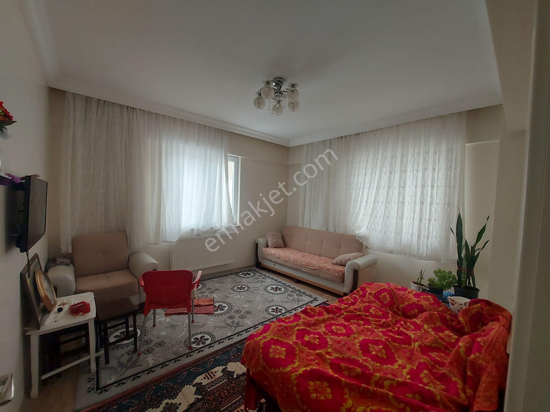 Toprak Emlak'tan Satılık 2+1 Şahintepe Mahallesinde Daire