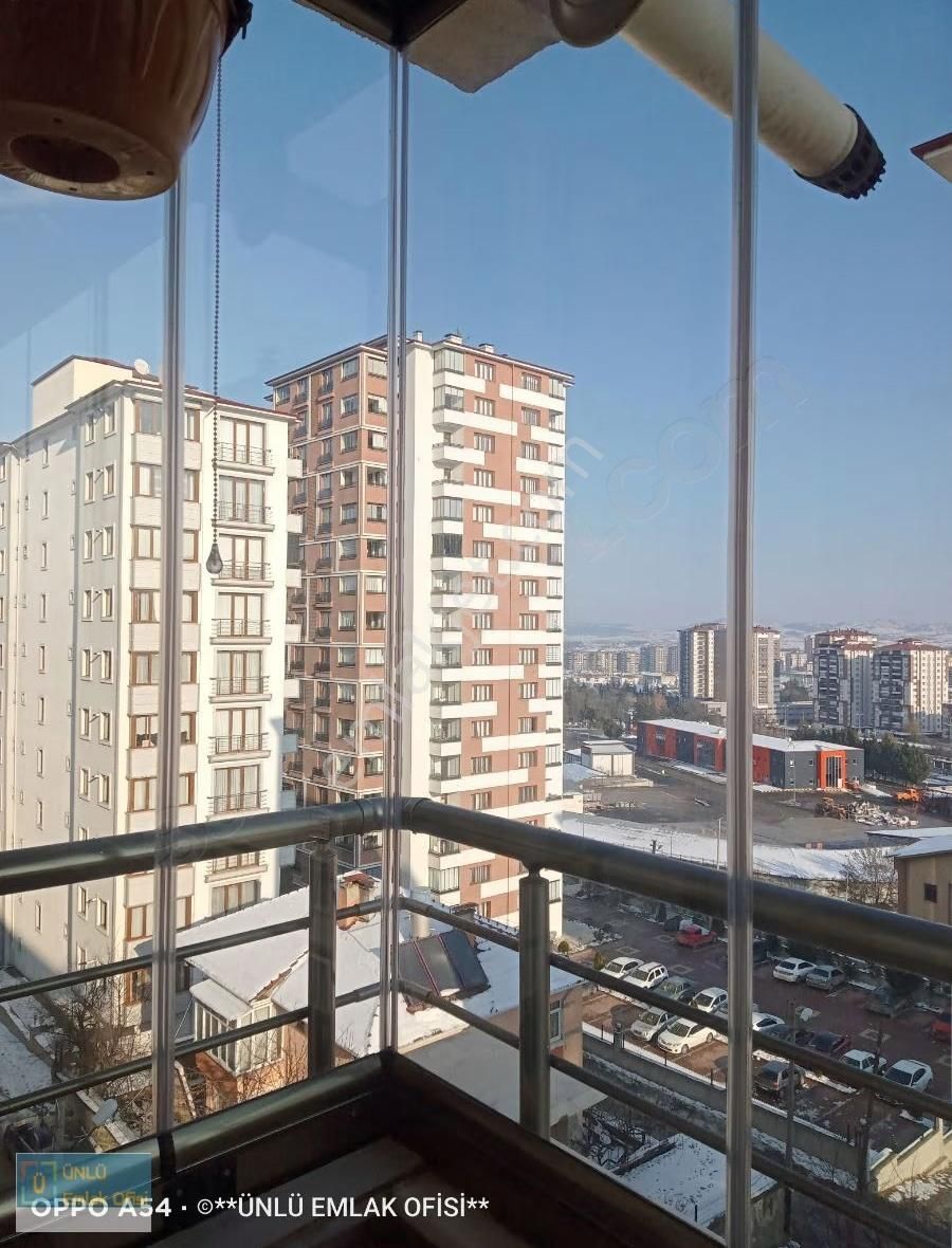 Ünlü Emlaktan Yatay Mimarili Arakat Kombili Manzaralı 3+1 Daire - Görsel 8