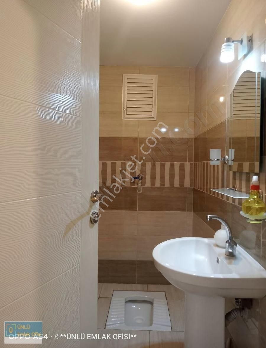 Ünlü Emlaktan Yatay Mimarili Arakat Kombili Manzaralı 3+1 Daire - Görsel 34