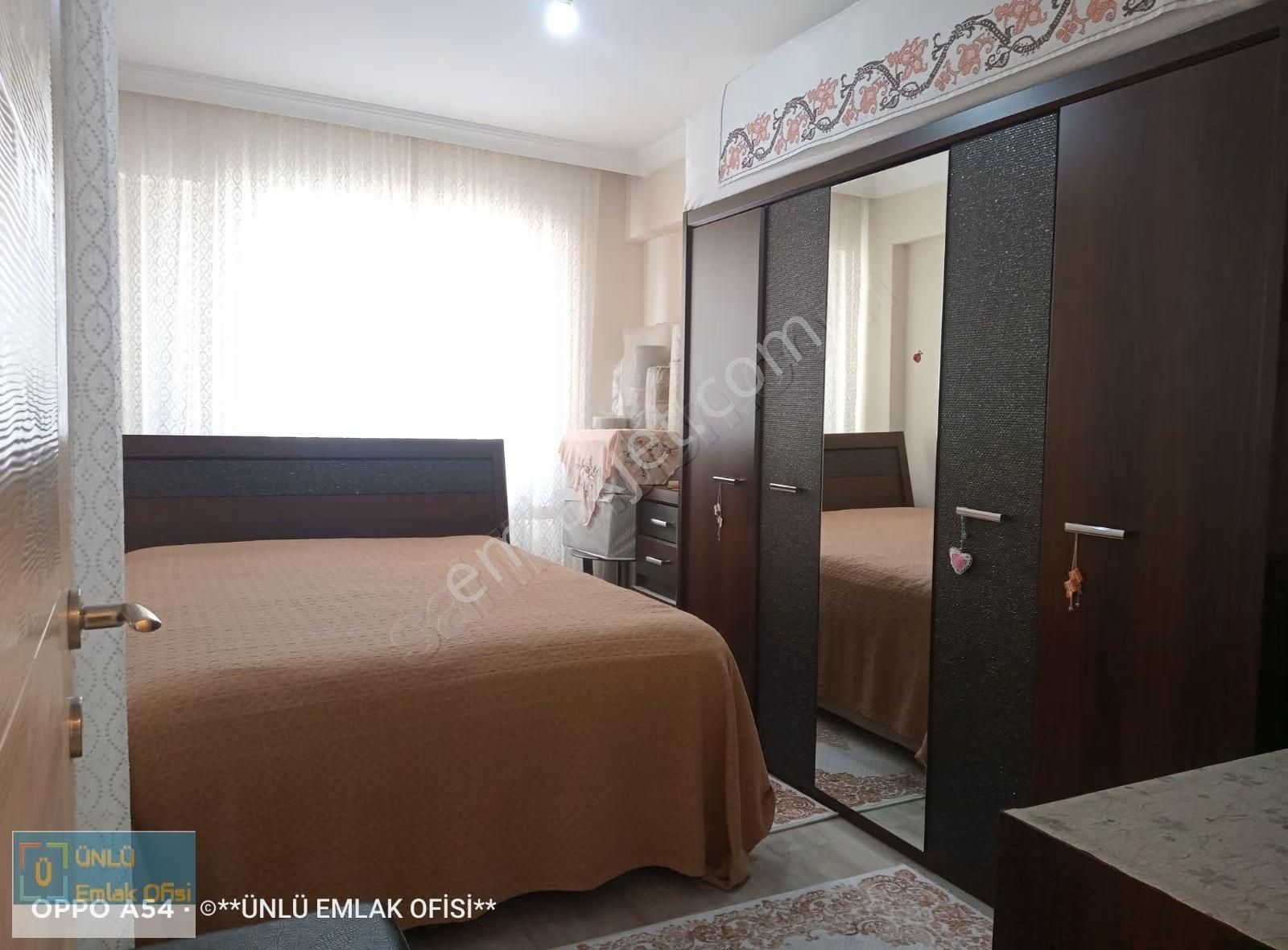 Ünlü Emlaktan Yatay Mimarili Arakat Kombili Manzaralı 3+1 Daire - Görsel 32