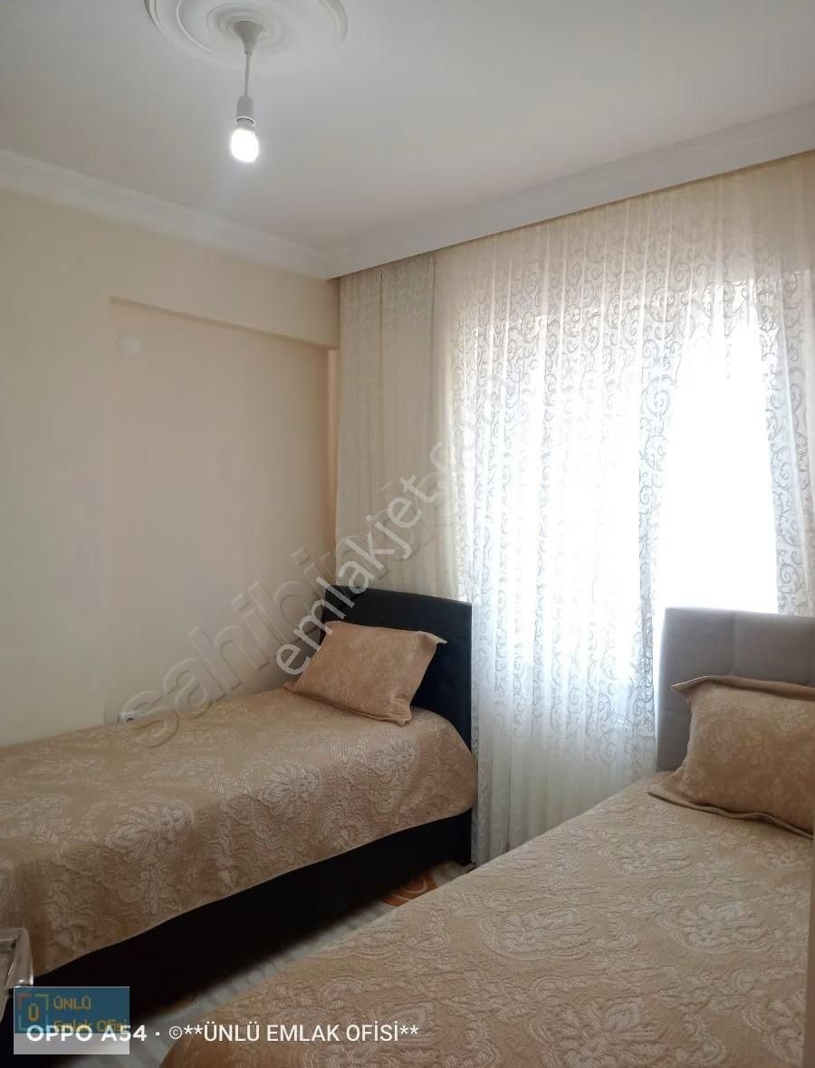 Ünlü Emlaktan Yatay Mimarili Arakat Kombili Manzaralı 3+1 Daire - Görsel 13