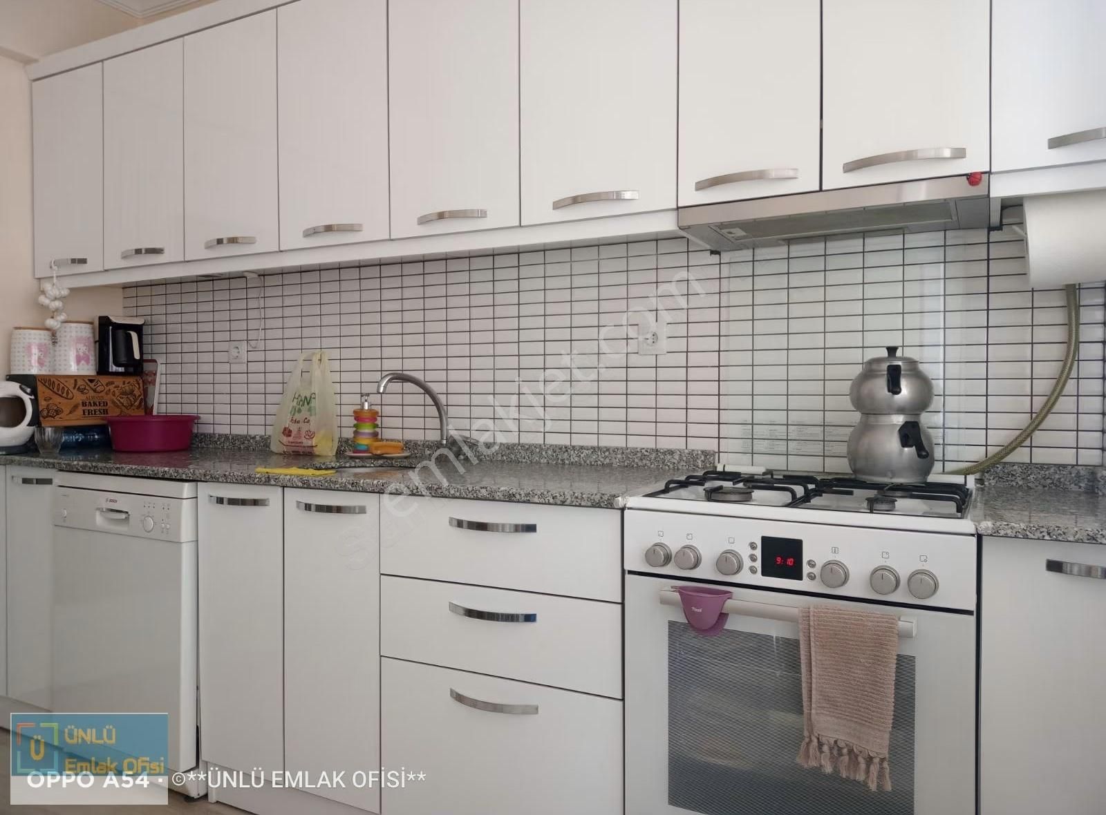 Ünlü Emlaktan Yatay Mimarili Arakat Kombili Manzaralı 3+1 Daire - Görsel 16