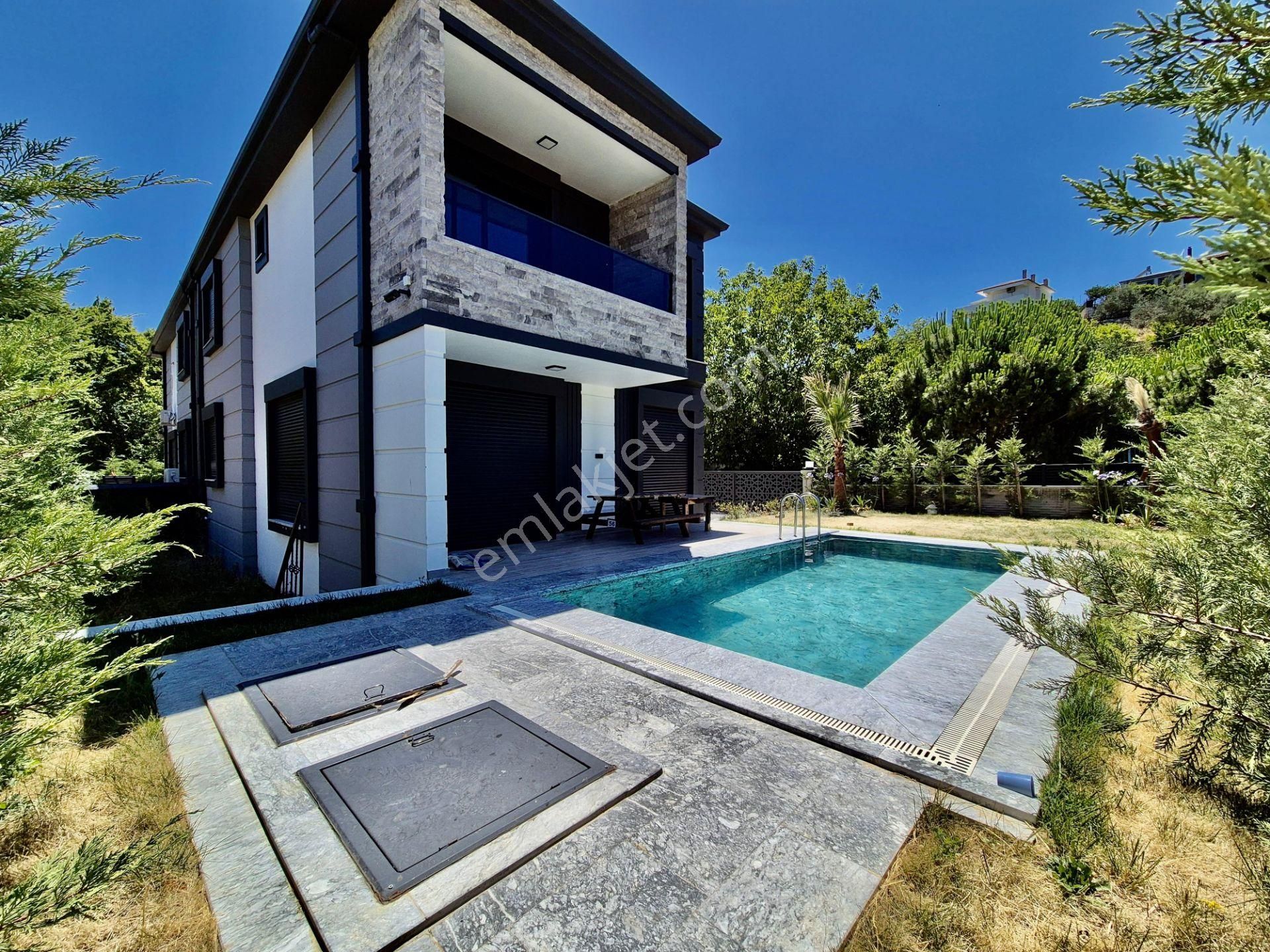 ▓ Karabuluttan▓göz Alıcı Tasarımıyla Doğanın İçinde Havuzlu 4+1 Satılık Villa - Görsel 15