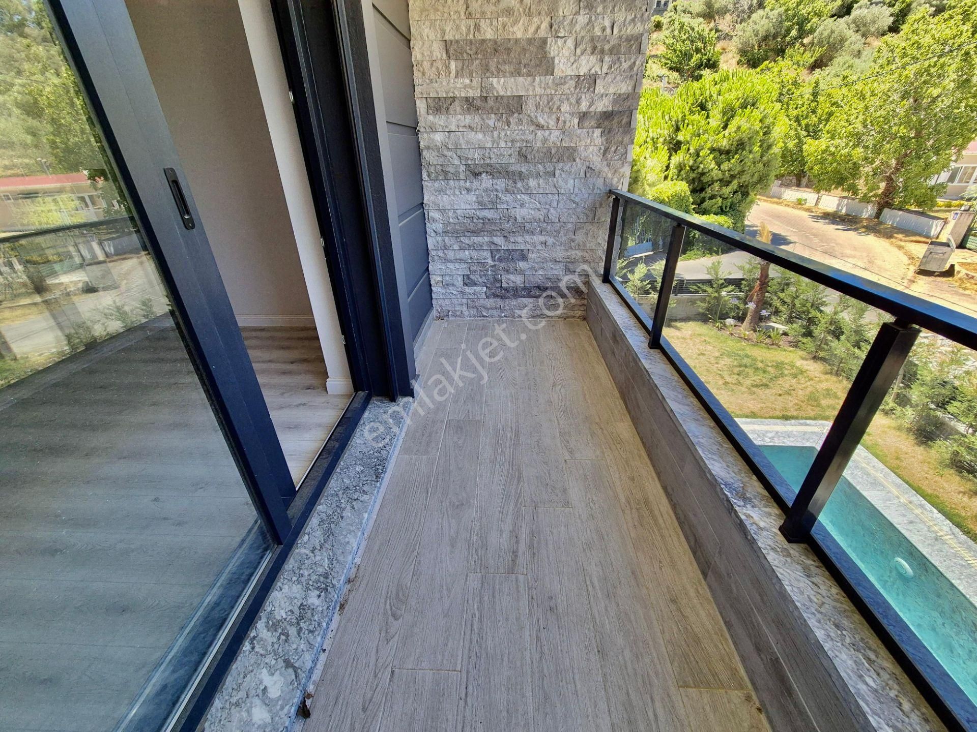 ▓ Karabuluttan▓göz Alıcı Tasarımıyla Doğanın İçinde Havuzlu 4+1 Satılık Villa - Görsel 18