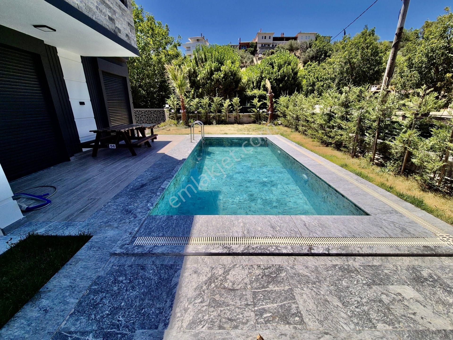 ▓ Karabuluttan▓göz Alıcı Tasarımıyla Doğanın İçinde Havuzlu 4+1 Satılık Villa - Görsel 14