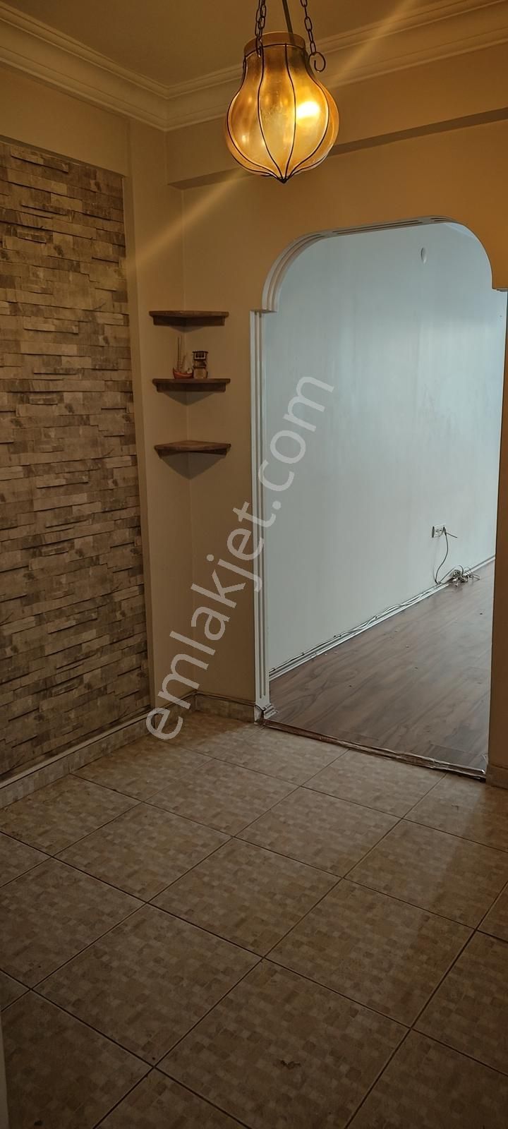 Engin Erdem Den 2+1 Kat 1 Köşe Masrafız Daire 37.500 Tl - Görsel 3