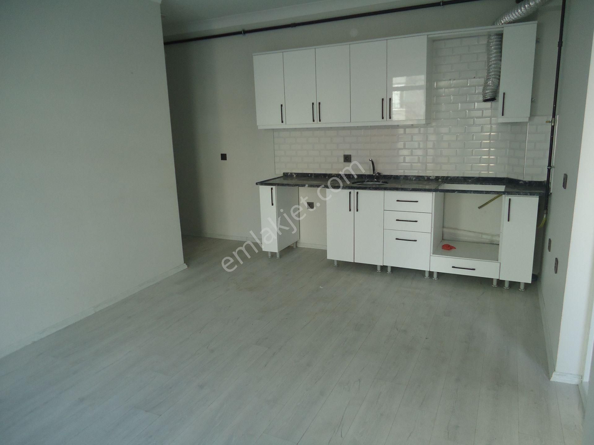 Krc'den Hürel Mahallesinde Katta Kiralık 2+1 Daire - Görsel 10