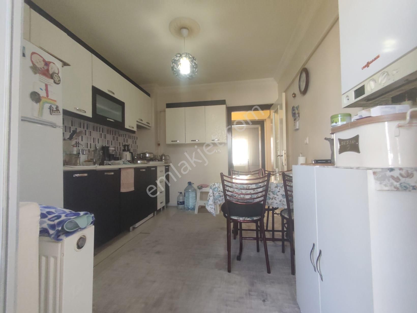 Yılmaz Gayrimenkulden 10 Yıllık 3+1 1 Kat Ful Yapılı Kacırılmayacak 3+1 Fırsat Dairesi - Görsel 14