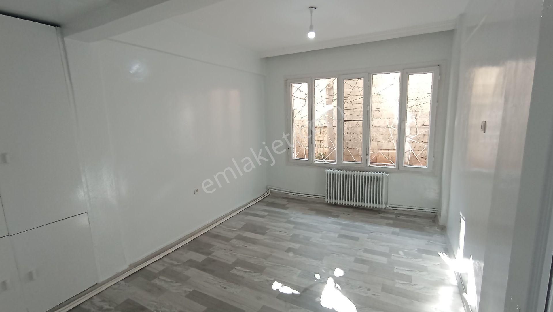 Kolejtepe Mahlesinde Merkezi Konumda 2+1 Giriş Kat Daire