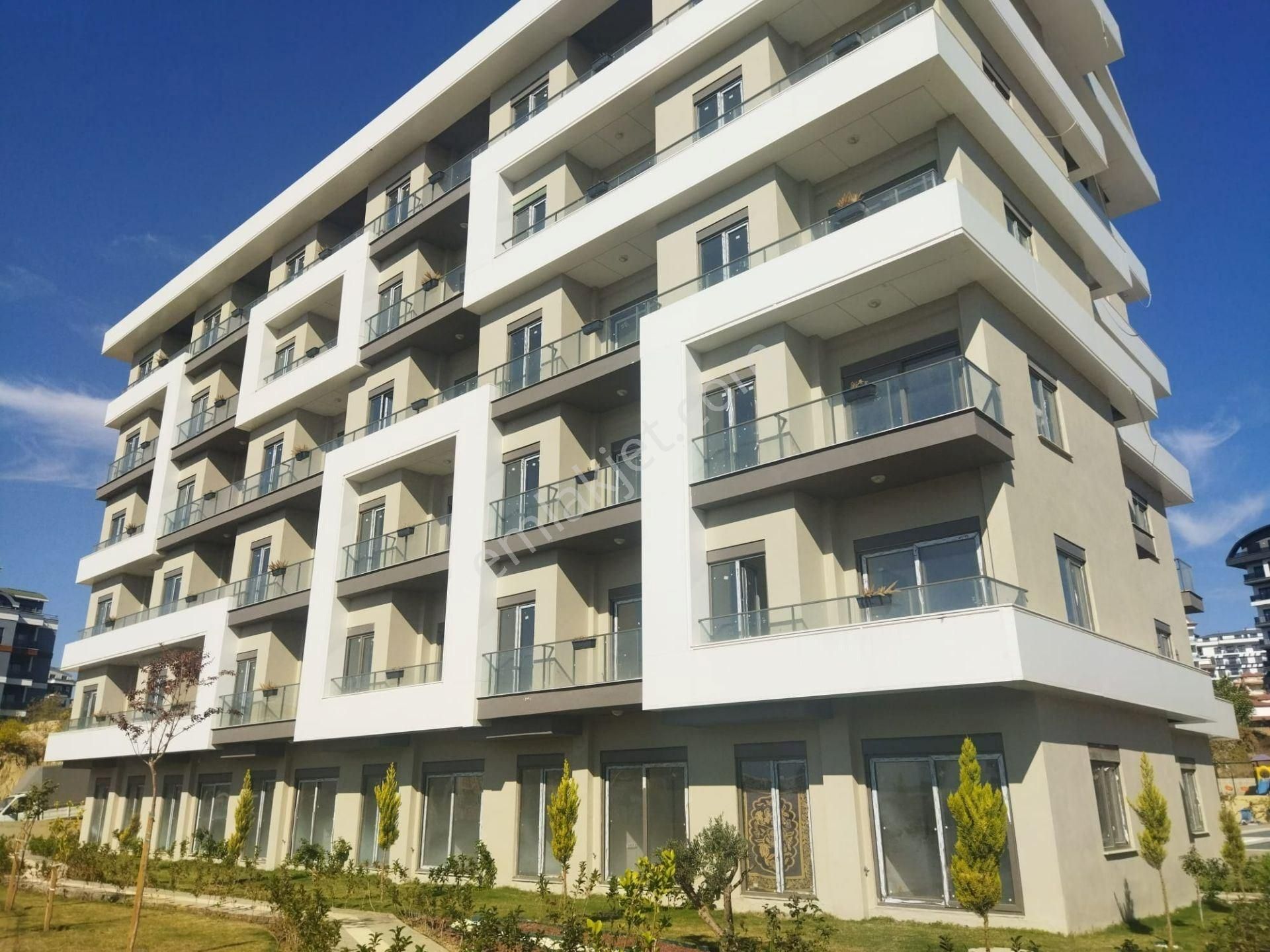 Alanya Avsallarda Acil Satılık 1+1 Lüks Daire - Görsel 2