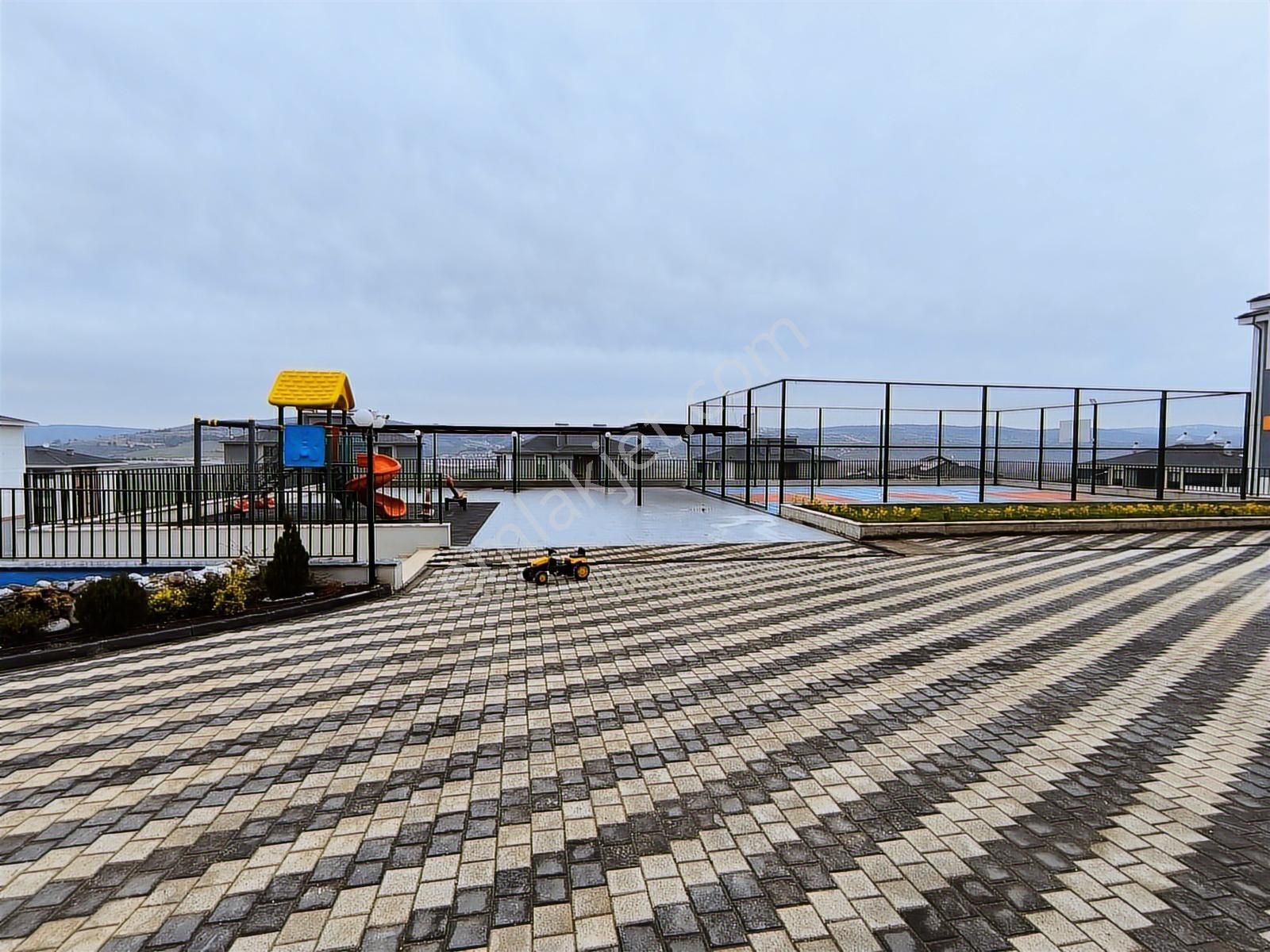 Kariyer'den Canpark Sitesi 131 M² Zemin Kat 3+1 Satılık Acill - Görsel 30