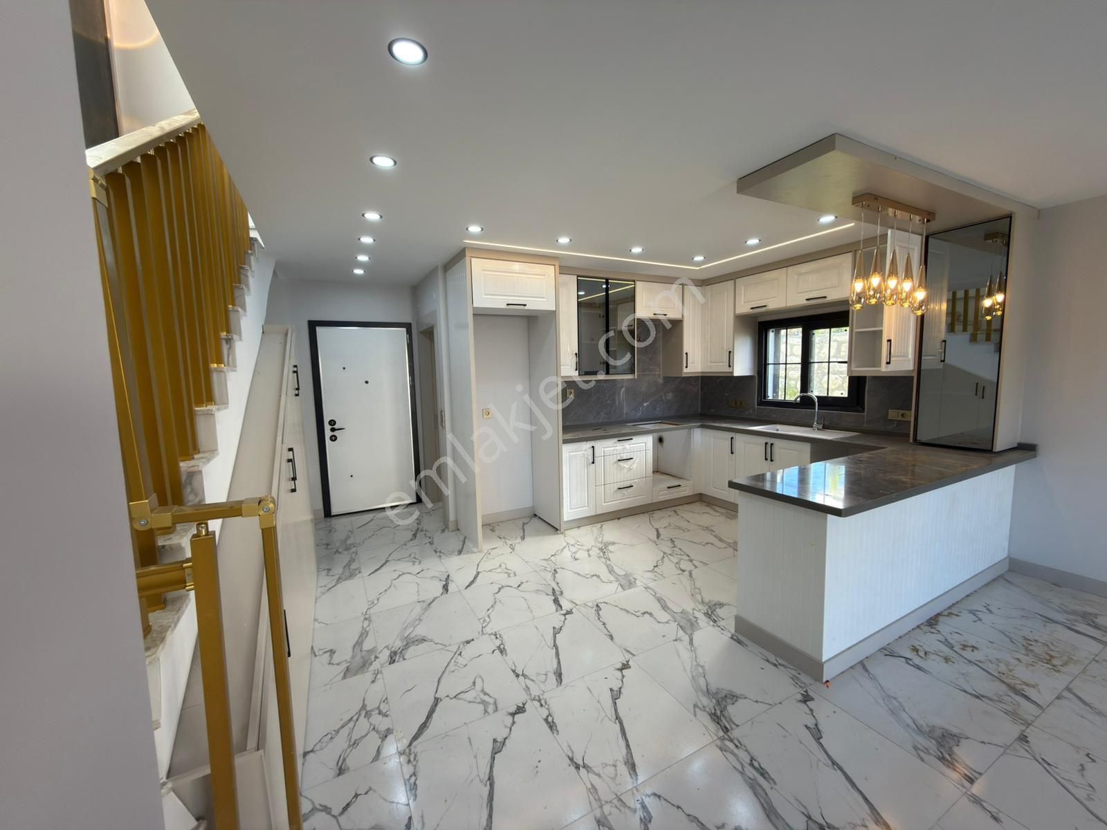 ‎  Hazar Gayrimenkulden Satilik Lüks Villa - Görsel 8