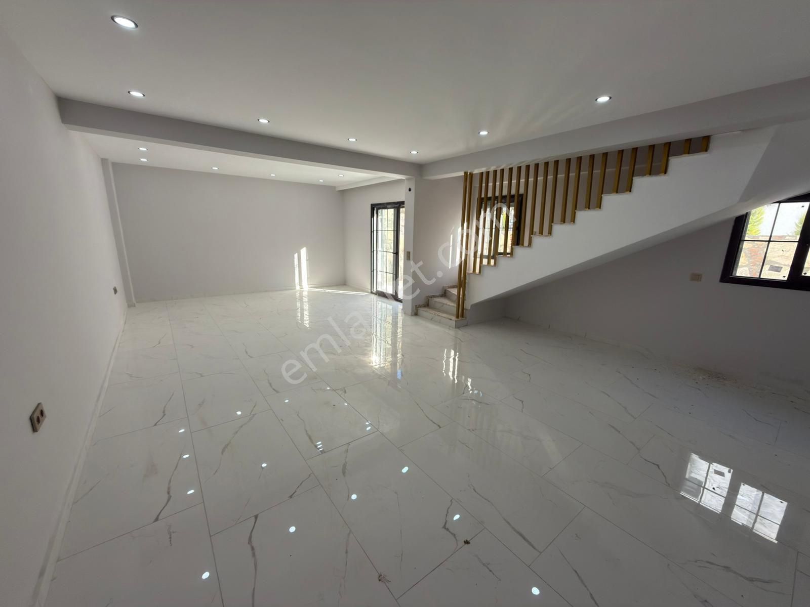 ‎  Hazar Gayrimenkulden Satilik Lüks Villa - Görsel 12