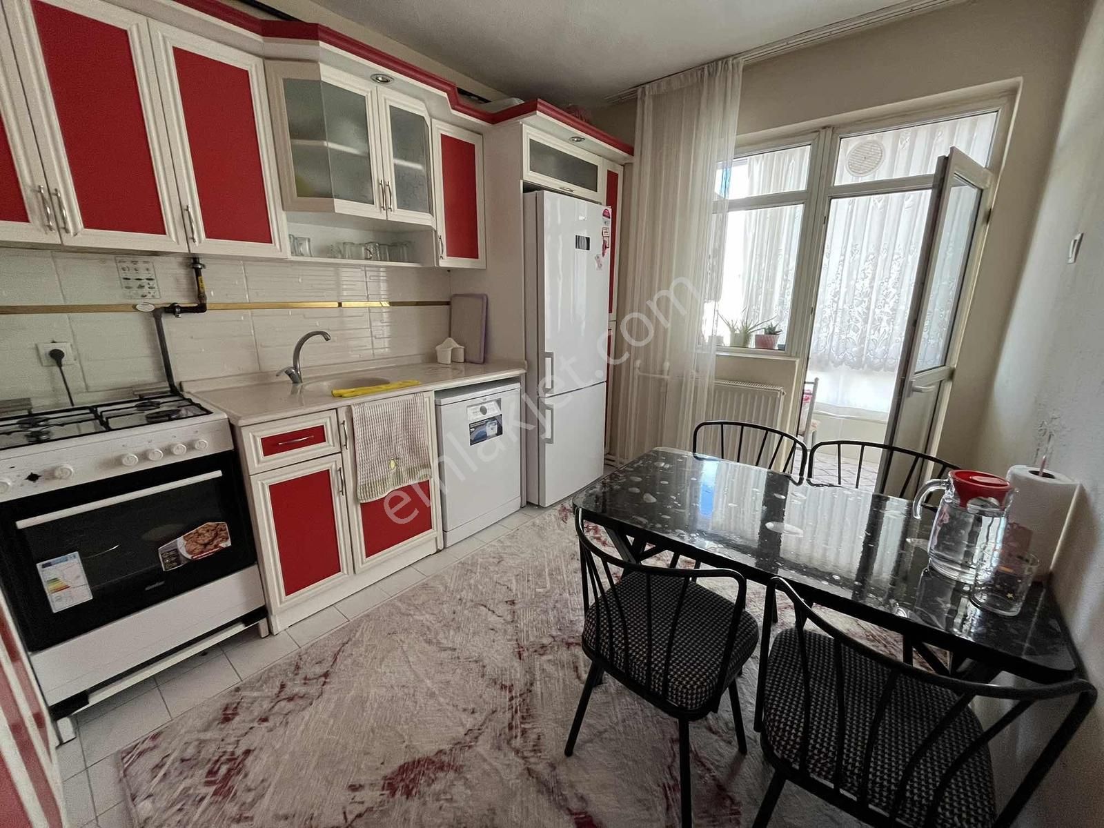 Hacıveyiszade Mahallesi.mevlana Siteleri 3+1 Geniş Fırsat Daire