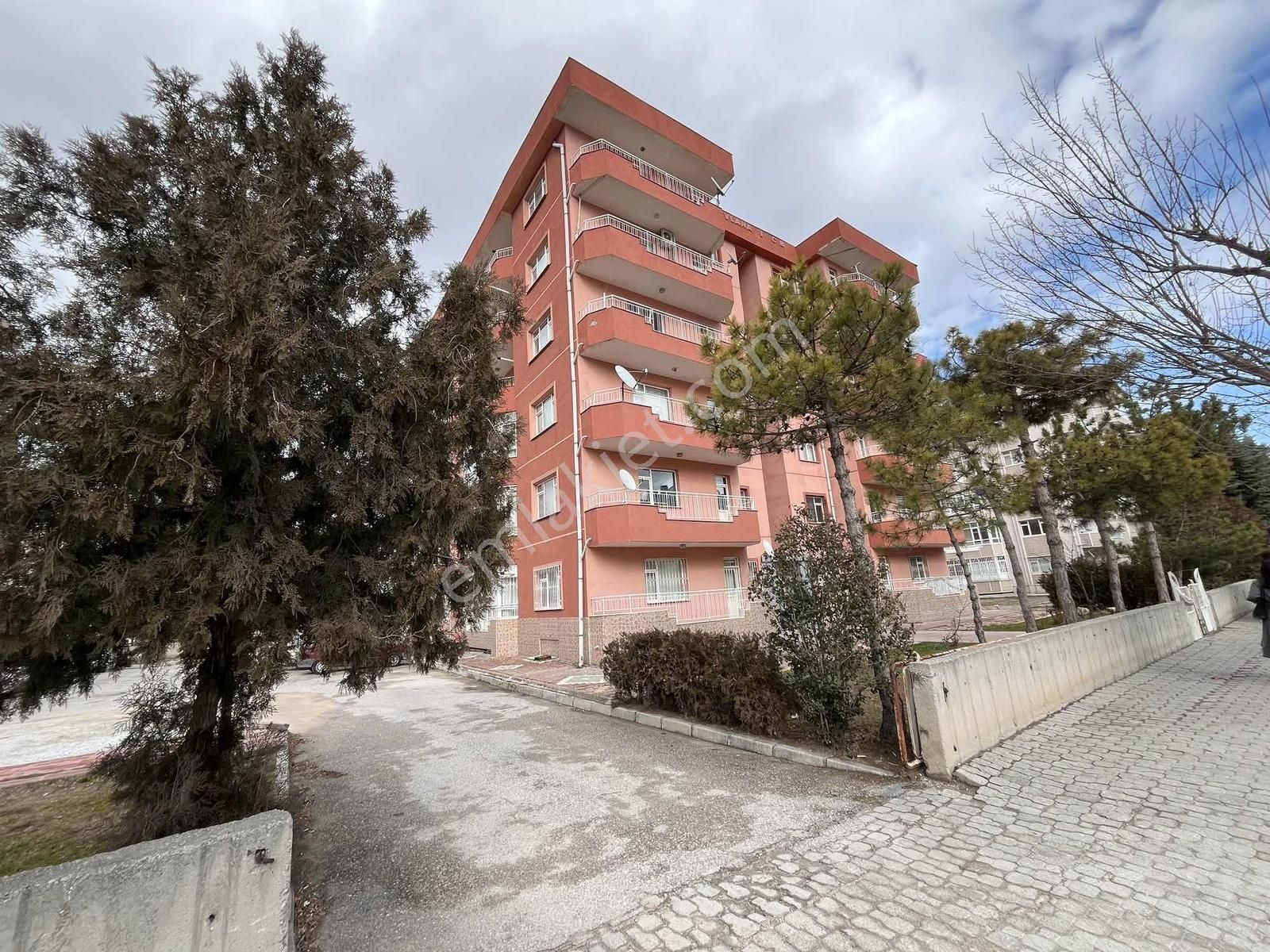 Hacıveyiszade Mahallesi.mevlana Siteleri 3+1 Geniş Fırsat Daire - Görsel 3