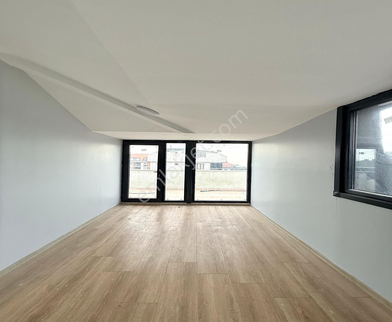 Gezgen İnşaattan Kolejler Bölgesinde Deniz Manzaralı Dublex!!! - Görsel 20