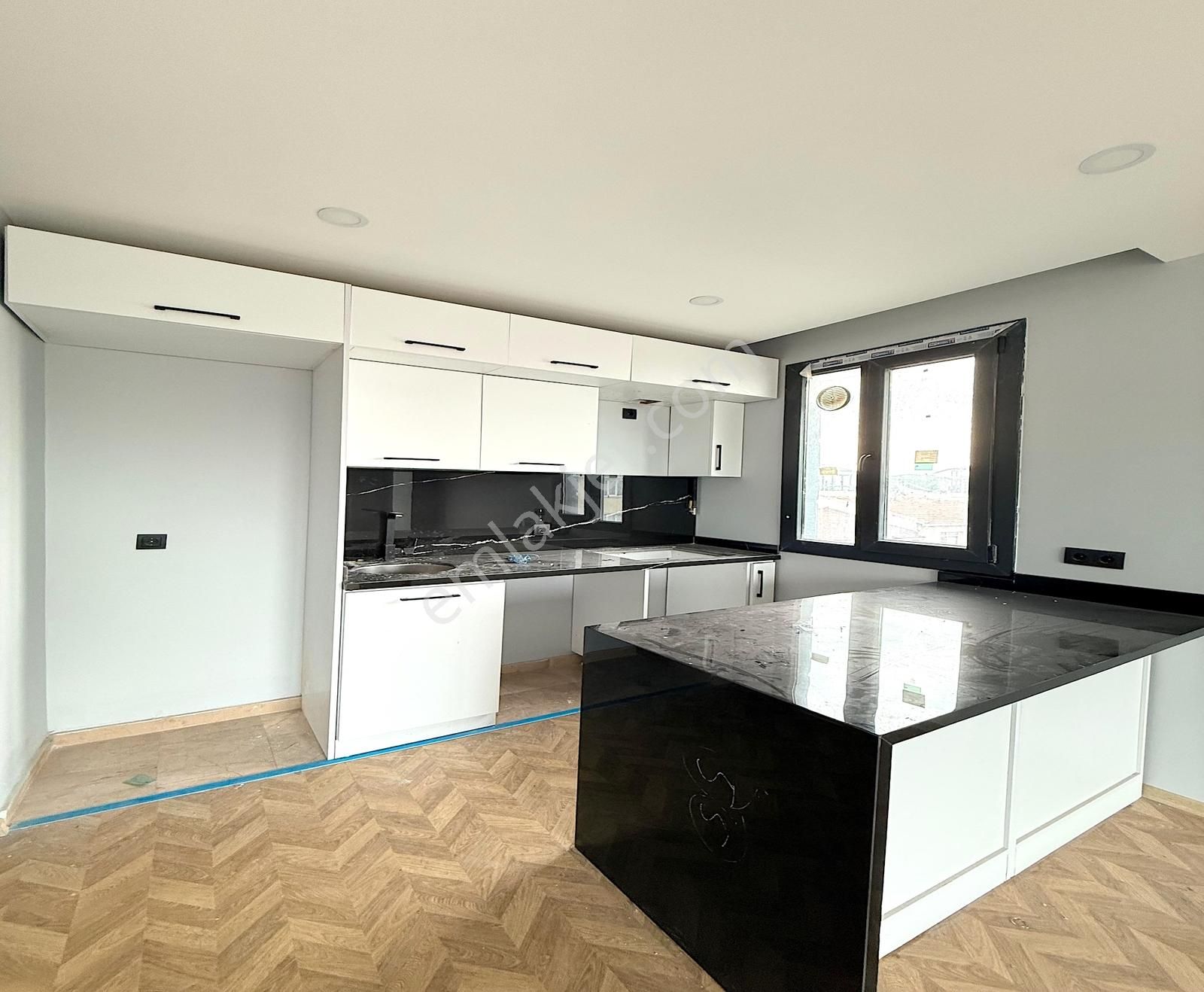 Gezgen İnşaattan Kolejler Bölgesinde Deniz Manzaralı Dublex!!! - Görsel 24