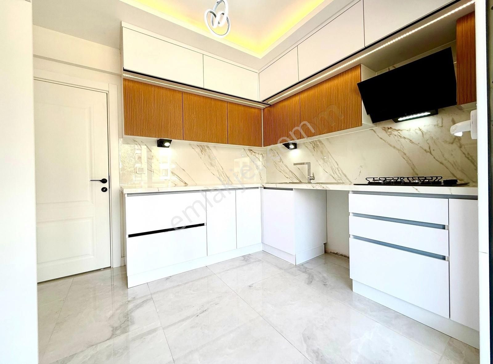 Geçmişin İzleriyle Modern Konfor Bir Arada Türk Hamamlı3+1 Daire - Görsel 10