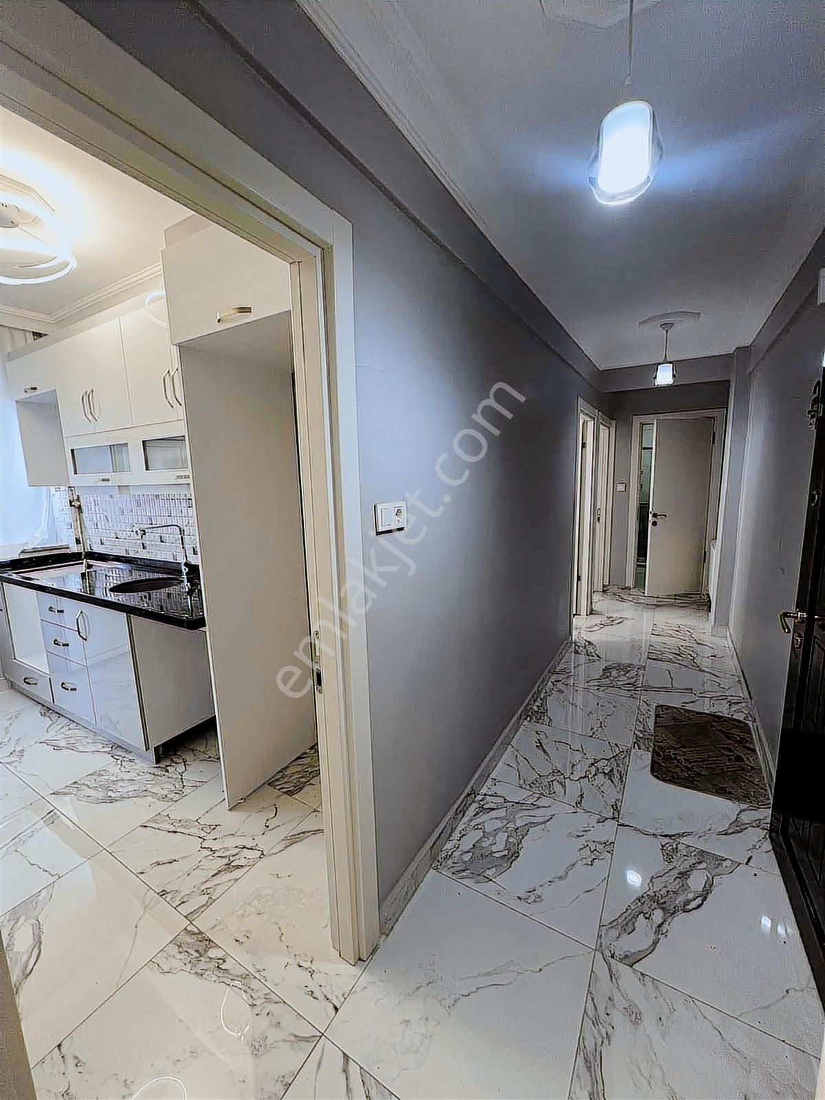Kocamustafapaşa Kemancı Siteleri Sokak 2.kat 2+1 80 M2 Balkonlu - Görsel 3