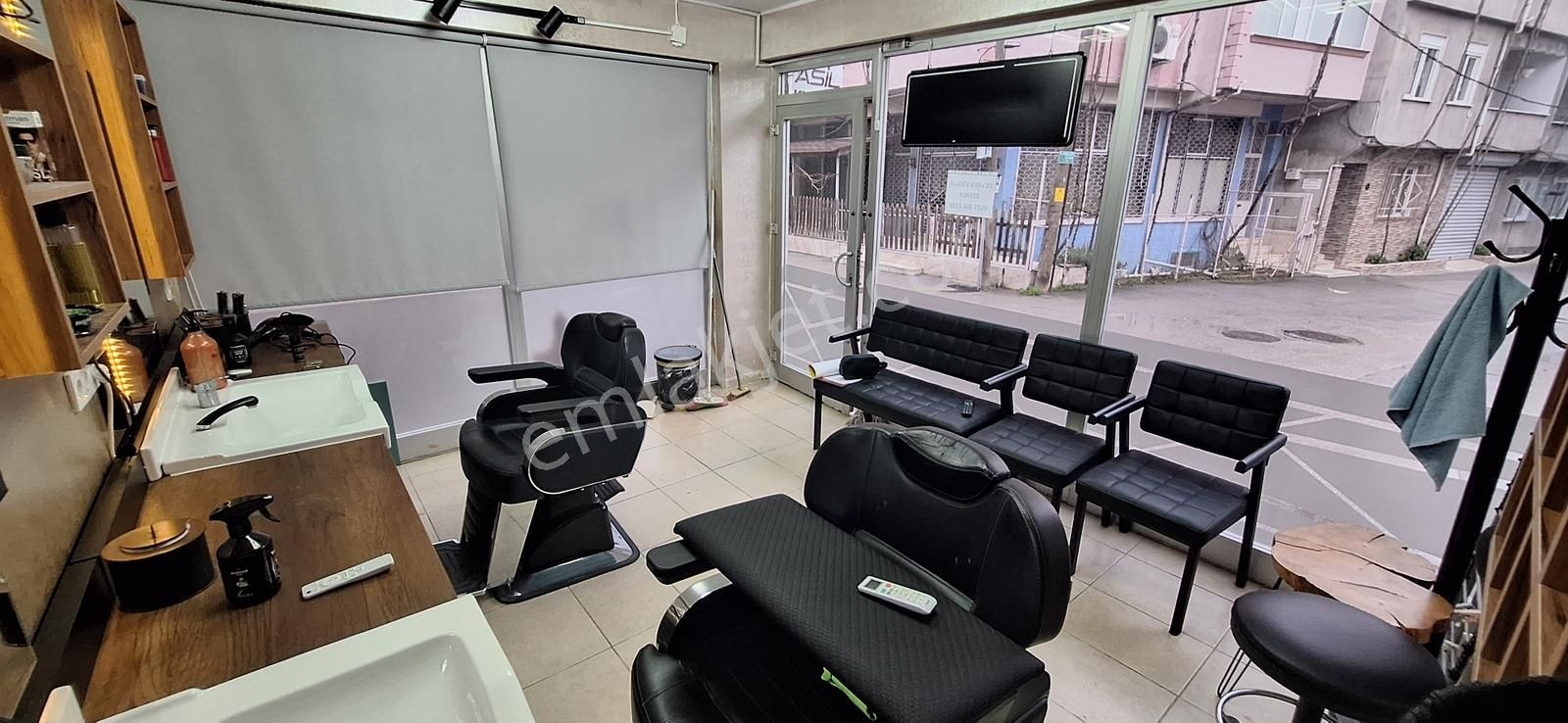 Millet Mahllesi'nde Eşyalı Berber Dükkanı - Görsel 4