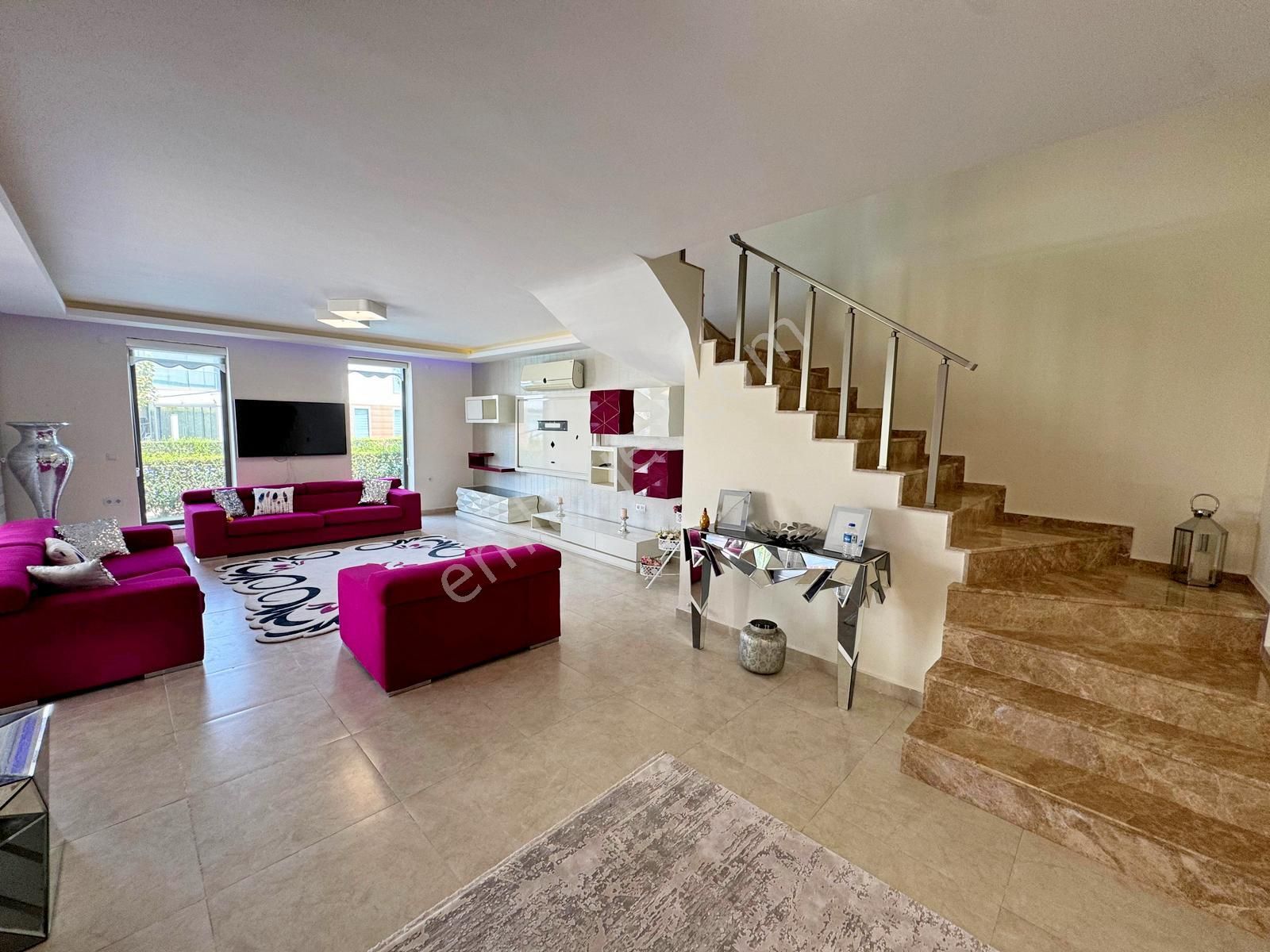 Karaova Mahallesinde Satılık Havuzlu Sitede 3+1 Müstakil Villa - Görsel 17